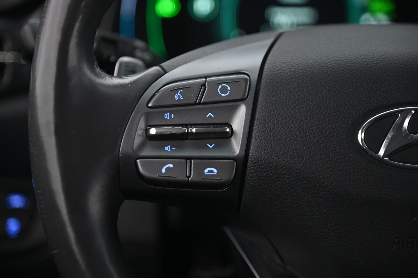 Hyundai IONIQ ELECTRIC 2020 *ACC / Navi / Ambient Light / Ratinlämmitys / Blis / P-Kamera / Infinty / Tutkat* - *Lämpöpumppu / Digimittaristo / Kessy / 2X Renkaat / Siisit / AppleCarPlay / AndroidAuto / Akku kuntotarkastettu*