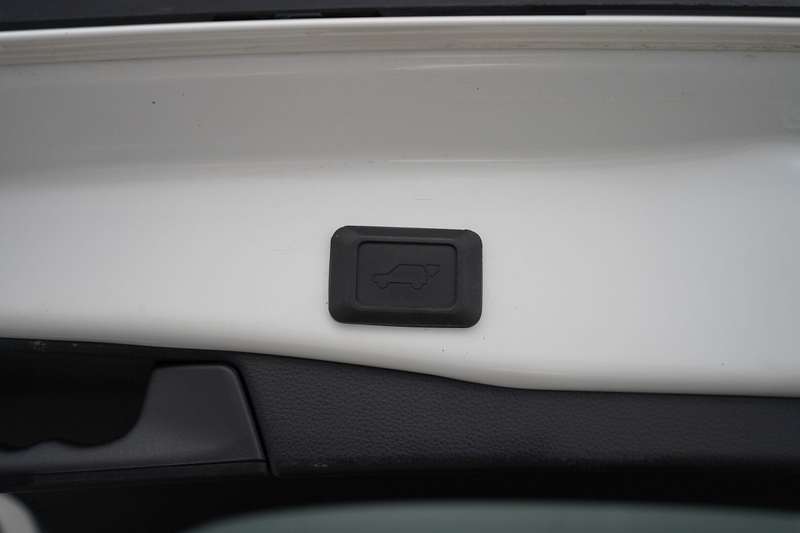 Toyota RAV4 PLUG-IN 2020 2,5 Hybrid AWD-i Premium - Koukku | ACC | Kamera | Nahat | Sähkökontti | Ratinlämmitin | Juuri saapunut | Kahdet OEM vanteet | Viimeisin huolto 95tkm