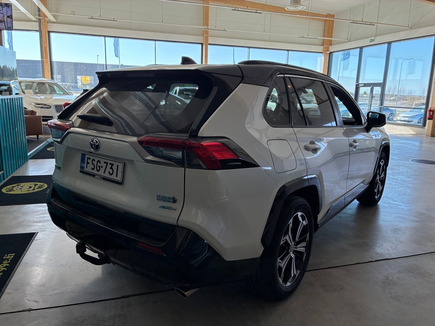 Toyota RAV4 PLUG-IN 2020 2,5 Hybrid AWD-i Premium *Koukku / ACC / Kamera / Nahat / Sähkökontti / Ratinlämmitin* - Juuri saapunut / Kahdet OEM vanteet / Viimeisin huolto 95tkm