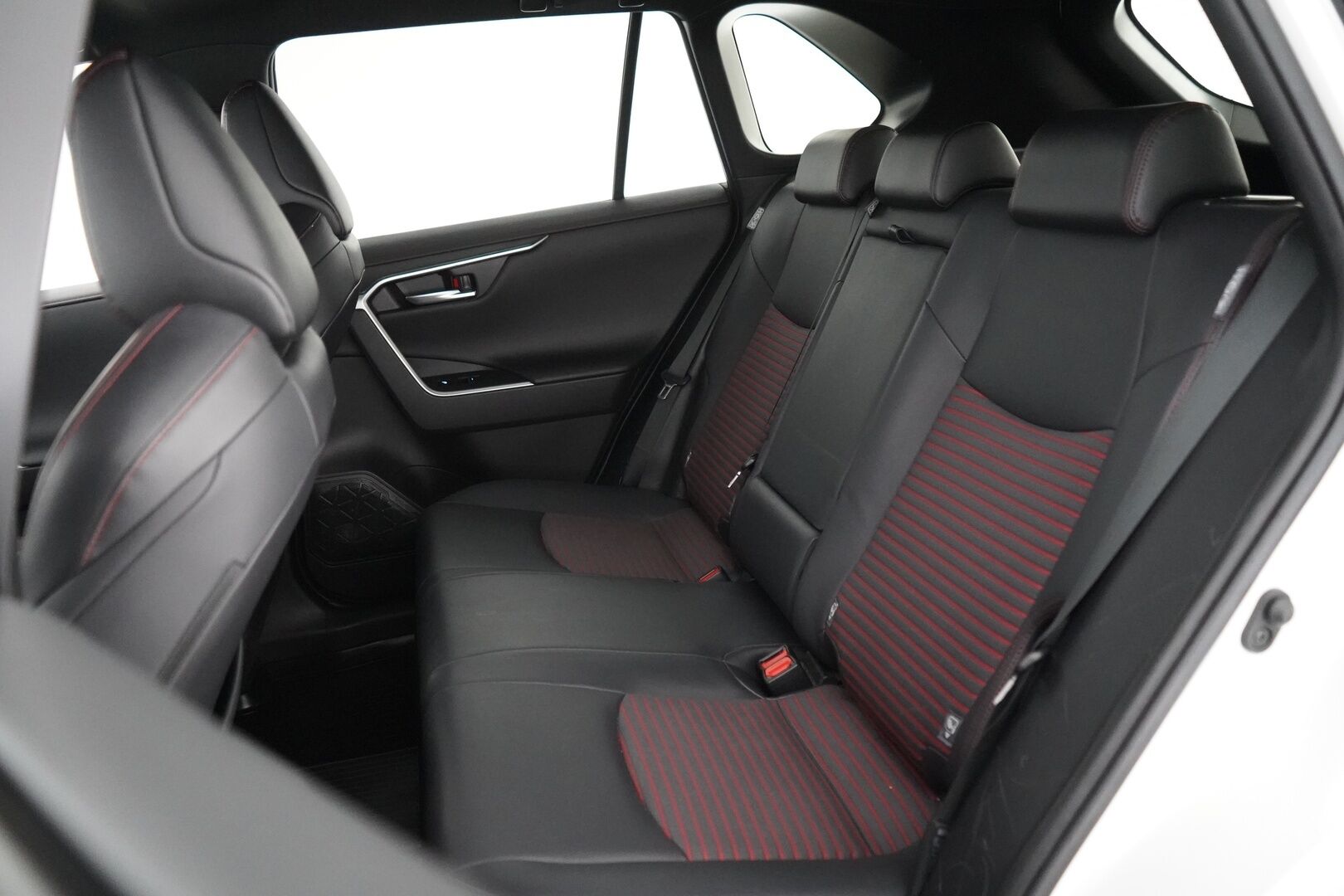 Toyota RAV4 PLUG-IN 2020 2,5 Hybrid AWD-i Premium - Koukku | ACC | Kamera | Nahat | Sähkökontti | Ratinlämmitin | Juuri saapunut | Kahdet OEM vanteet | Viimeisin huolto 95tkm