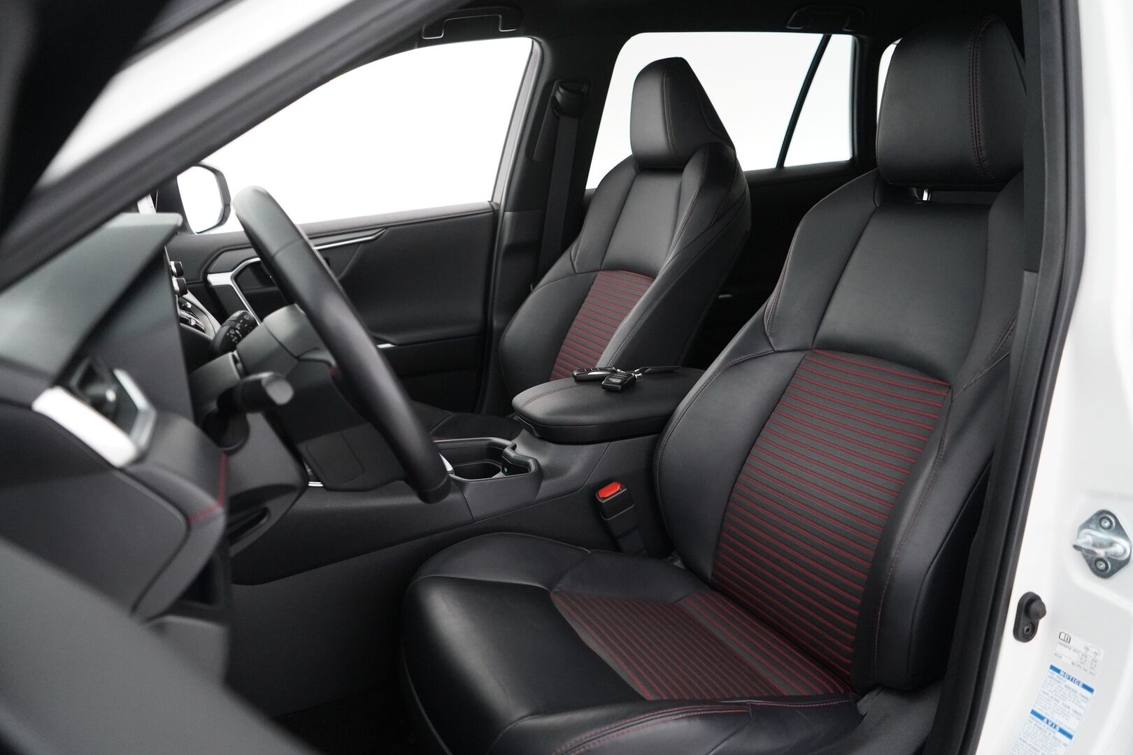 Toyota RAV4 PLUG-IN 2020 2,5 Hybrid AWD-i Premium - Koukku | ACC | Kamera | Nahat | Sähkökontti | Ratinlämmitin | Juuri saapunut | Kahdet OEM vanteet | Viimeisin huolto 95tkm