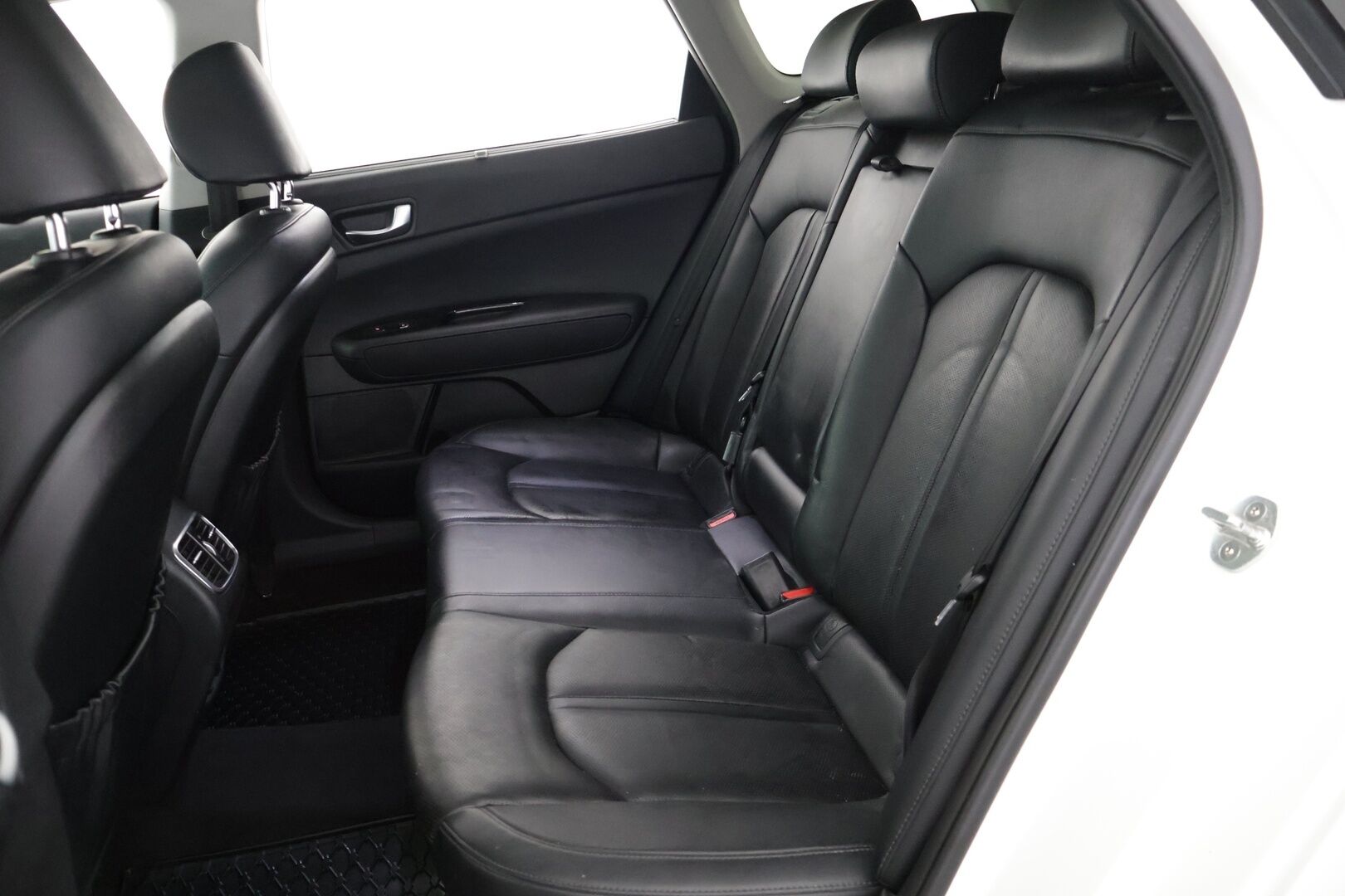 Kia Optima 2020 2.0 GDI PHEV Advance Plus SW A/T - ACC | 360 Kamera | Vetokoukku | Ilmastoidut nahat muistilla | LED | ohjauspyörän lämmitys | Keyless
