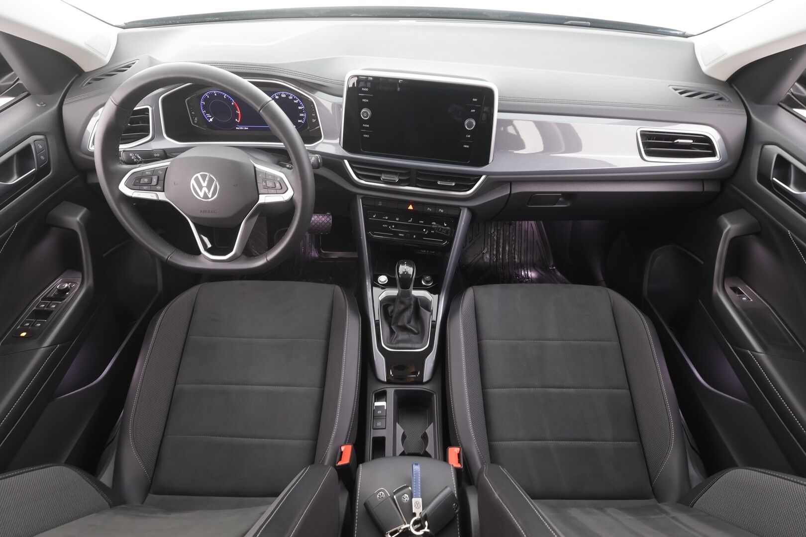 Volkswagen T-Roc 2025 Style Business 1,5 TSI EVO 110 kW DSG-automaatti - | ACC | Webasto | Ratinlämmitys | LED | P.Kamera | Digimittaristo | Apple&Android | 1.Om Suomi-auto | Kahdet Renkaat | Merkkihuollettu |