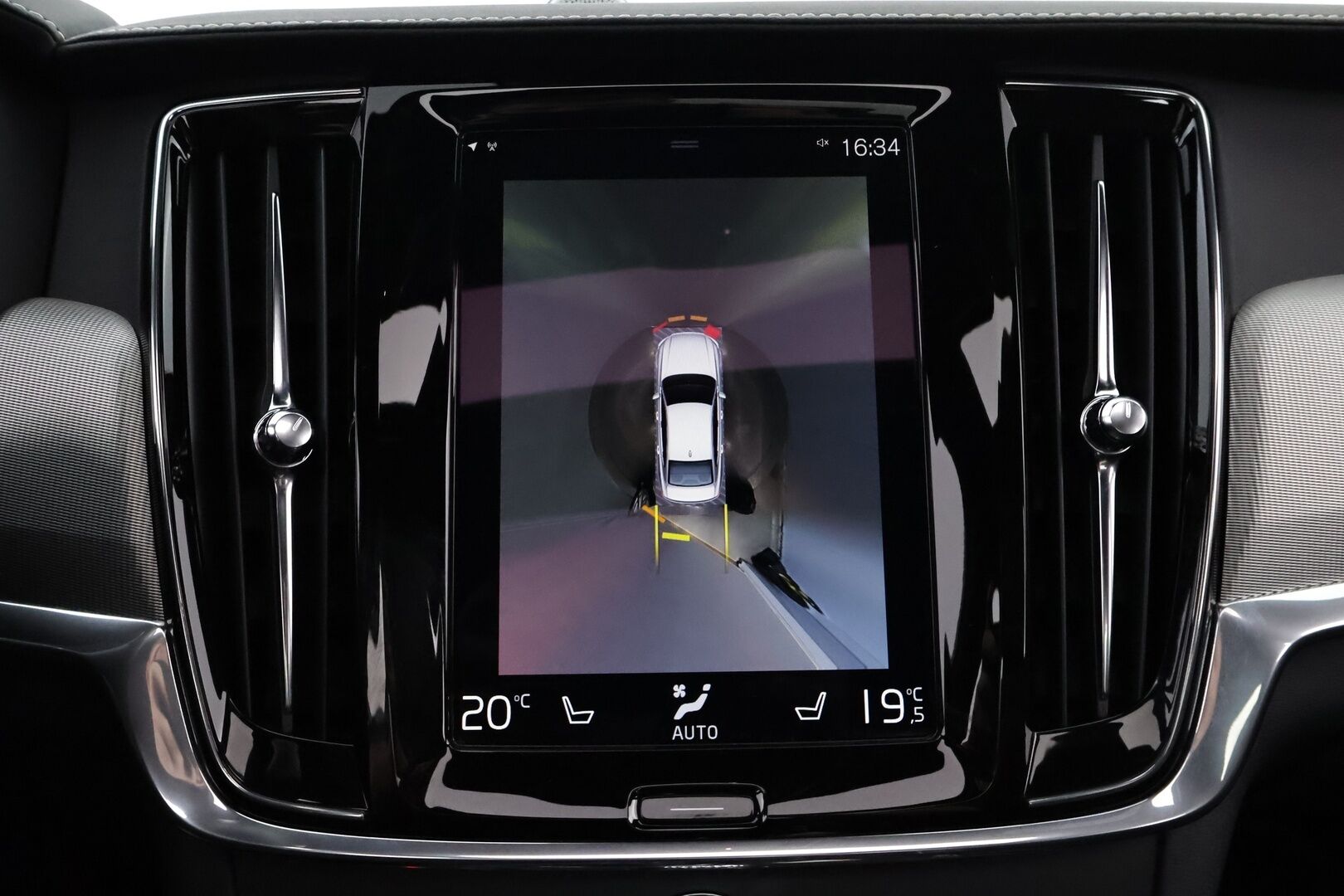 Volvo S90 2021 T8 AWD Recharge R-Design aut - Polestar Engineered | B&W | Panorama | ACC | HUD | Four-C Alusta | 360° | Full LED | Vetokoukku | Nahka-Alcantara | HARVOIN TARJOLLA!