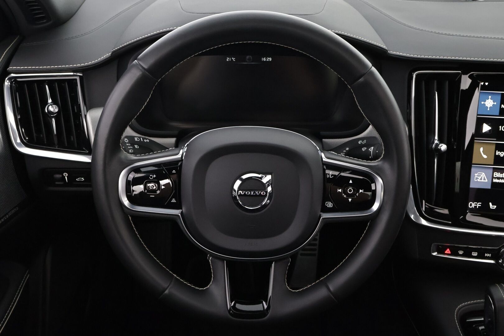 Volvo S90 2021 T8 AWD Recharge R-Design aut - Polestar Engineered | B&W | Panorama | ACC | HUD | Four-C Alusta | 360° | Full LED | Vetokoukku | Nahka-Alcantara | HARVOIN TARJOLLA!