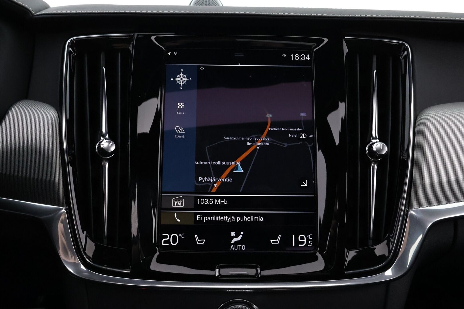 Volvo S90 2021 T8 AWD Recharge R-Design aut - Polestar Engineered | B&W | Panorama | ACC | HUD | Four-C Alusta | 360° | Full LED | Vetokoukku | Nahka-Alcantara | HARVOIN TARJOLLA!
