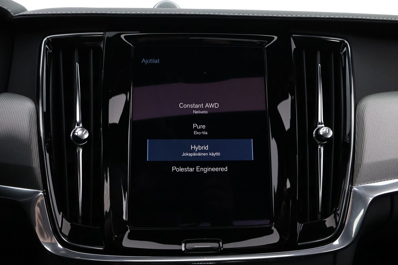 Volvo S90 2021 T8 AWD Recharge R-Design aut - Polestar Engineered | B&W | Panorama | ACC | HUD | Four-C Alusta | 360° | Full LED | Vetokoukku | Nahka-Alcantara | HARVOIN TARJOLLA!