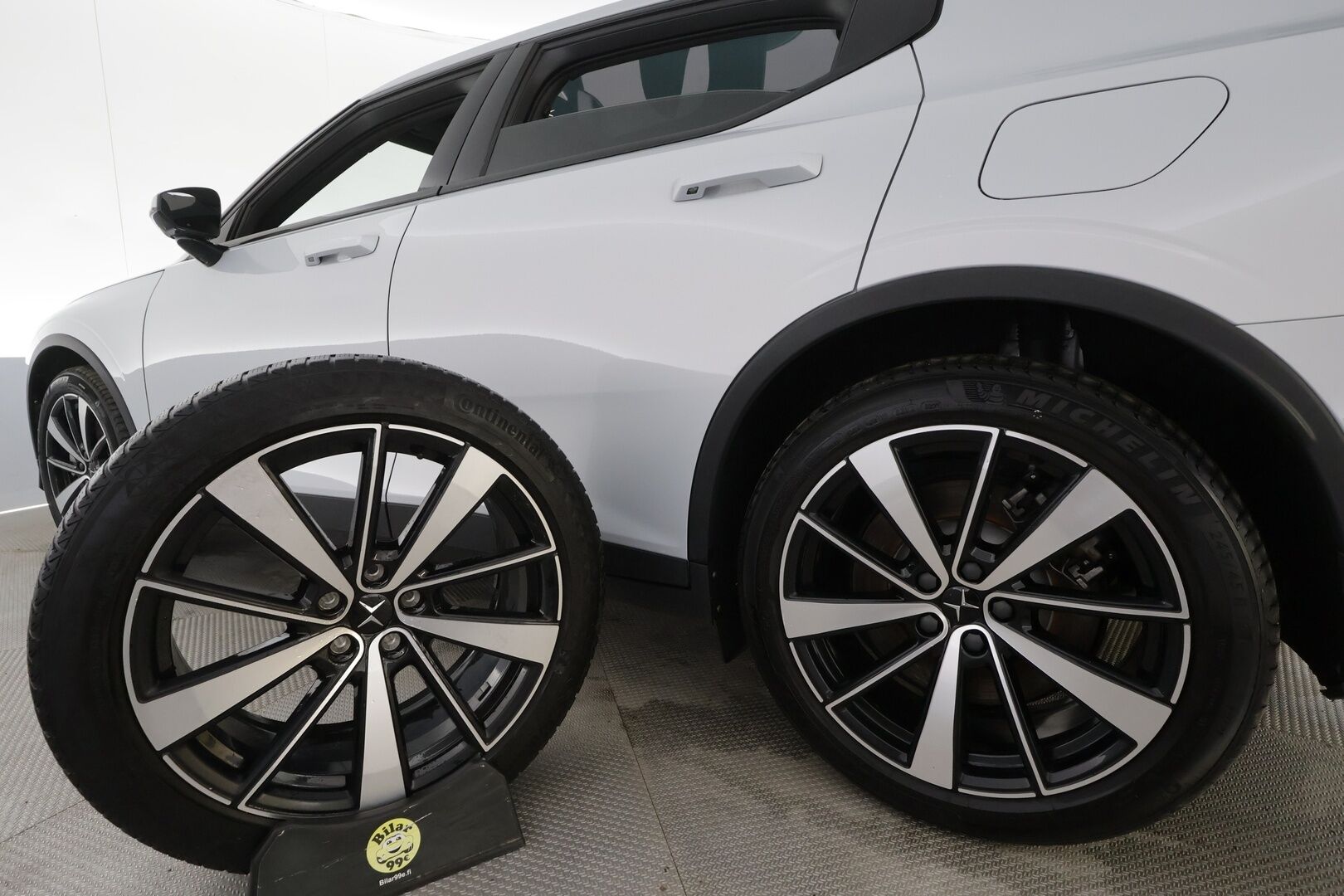 Polestar 2 2021 Launch Edition, 300kW, 78kWh - | Koukku | Pilot&Plus | H&K | Lasikatto | ACC | 360 | Sporttipenkki Muistilla | Navi | Kaistavahti | Keyless | Kahdet renkaat |