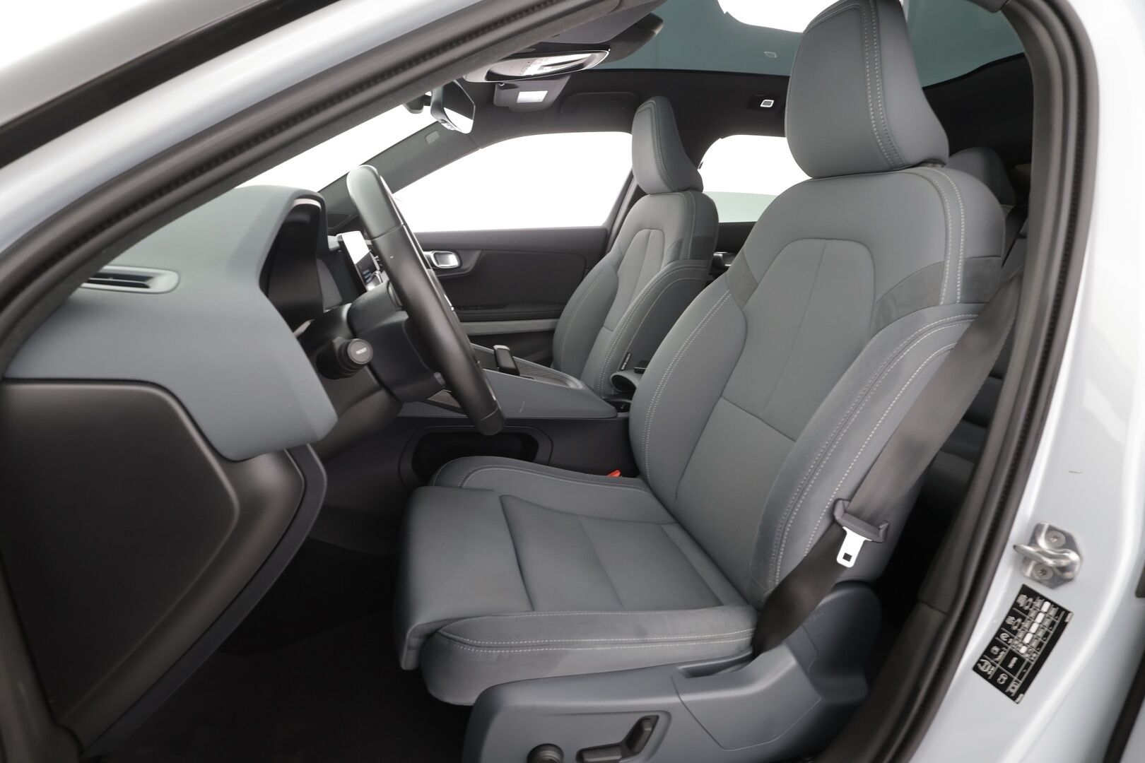 Polestar 2 2021 Launch Edition, 300kW, 78kWh - | Koukku | Pilot&Plus | H&K | Lasikatto | ACC | 360 | Sporttipenkki Muistilla | Navi | Kaistavahti | Keyless | Kahdet renkaat |