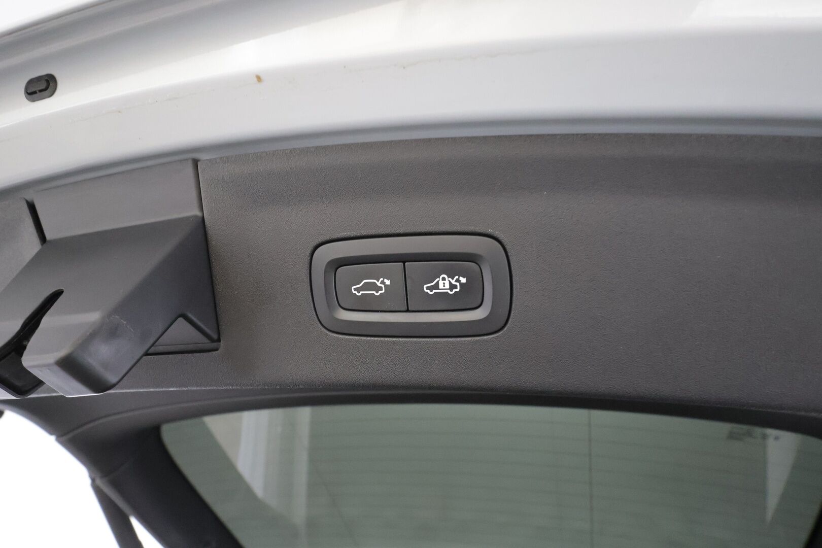 Polestar 2 2021 Launch Edition, 300kW, 78kWh - | Koukku | Pilot&Plus | H&K | Lasikatto | ACC | 360 | Sporttipenkki Muistilla | Navi | Kaistavahti | Keyless | Kahdet renkaat |