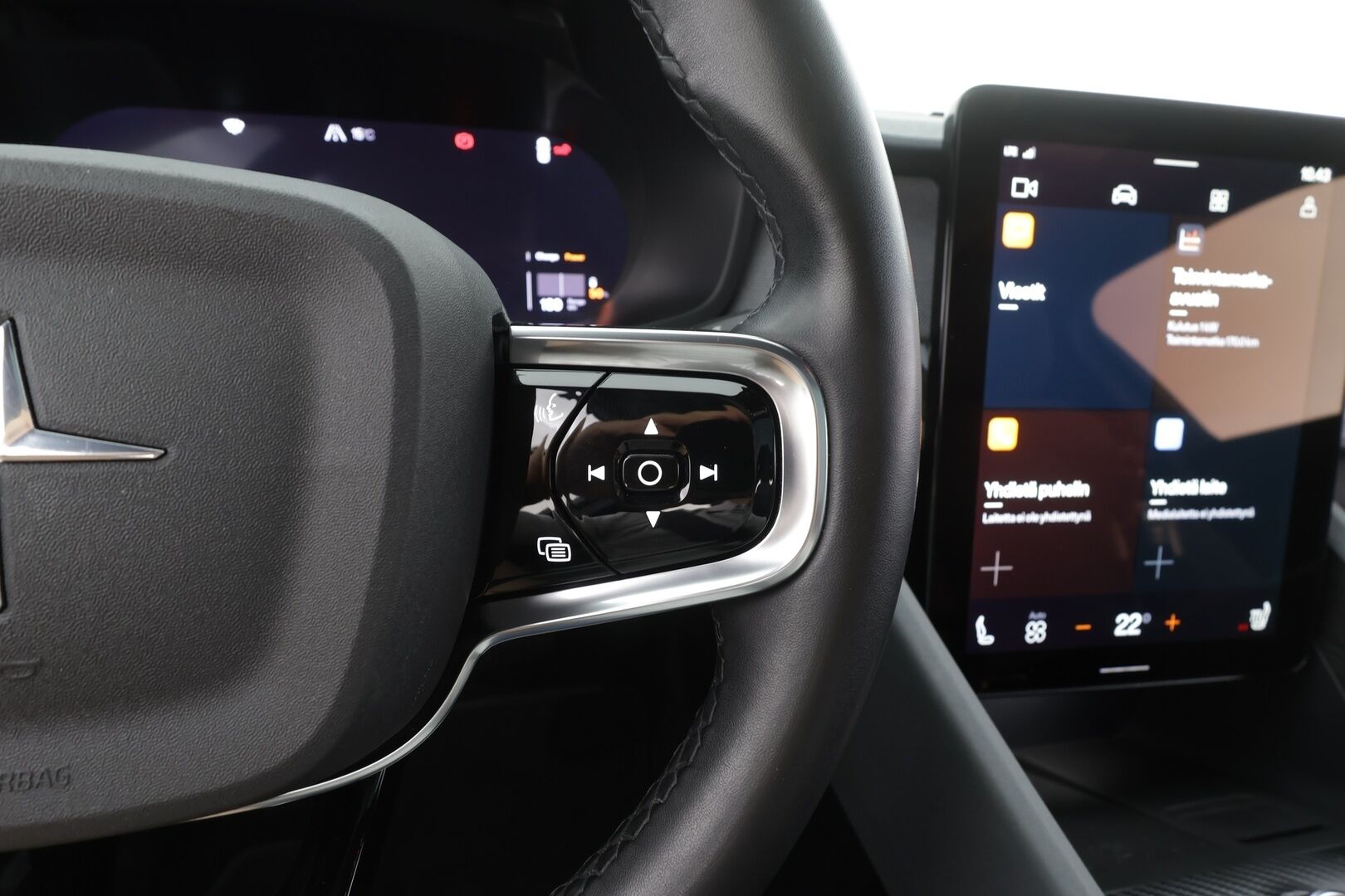 Polestar 2 2021 Launch Edition, 300kW, 78kWh - | Koukku | Pilot&Plus | H&K | Lasikatto | ACC | 360 | Sporttipenkki Muistilla | Navi | Kaistavahti | Keyless | Kahdet renkaat |