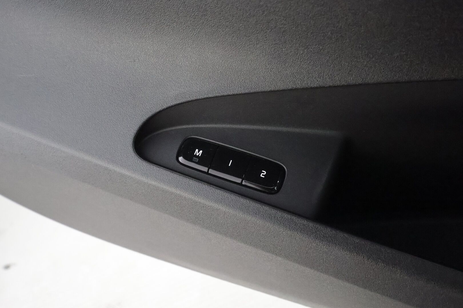 Polestar 2 2021 Launch Edition, 300kW, 78kWh - | Koukku | Pilot&Plus | H&K | Lasikatto | ACC | 360 | Sporttipenkki Muistilla | Navi | Kaistavahti | Keyless | Kahdet renkaat |