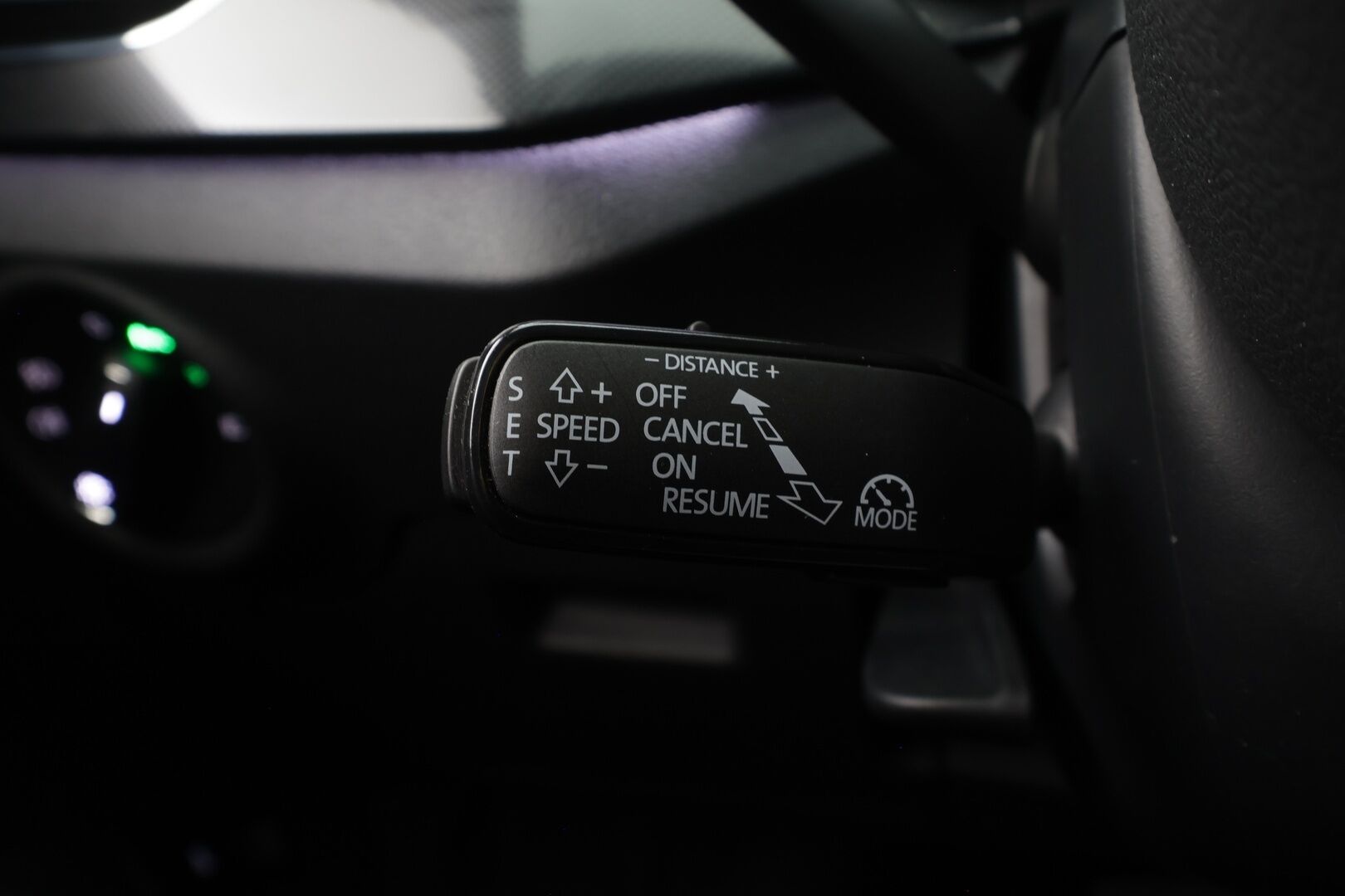 Skoda Scala 2020 1,5 TSI Ambition DSG Autom. * Adapt.Vakkari / Peruutuskamera / Koukku / Digimittari / LED / Sporttipenkit / KeylessGo - Kahdet renkaat aluvanteilla / Hyvät varusteet