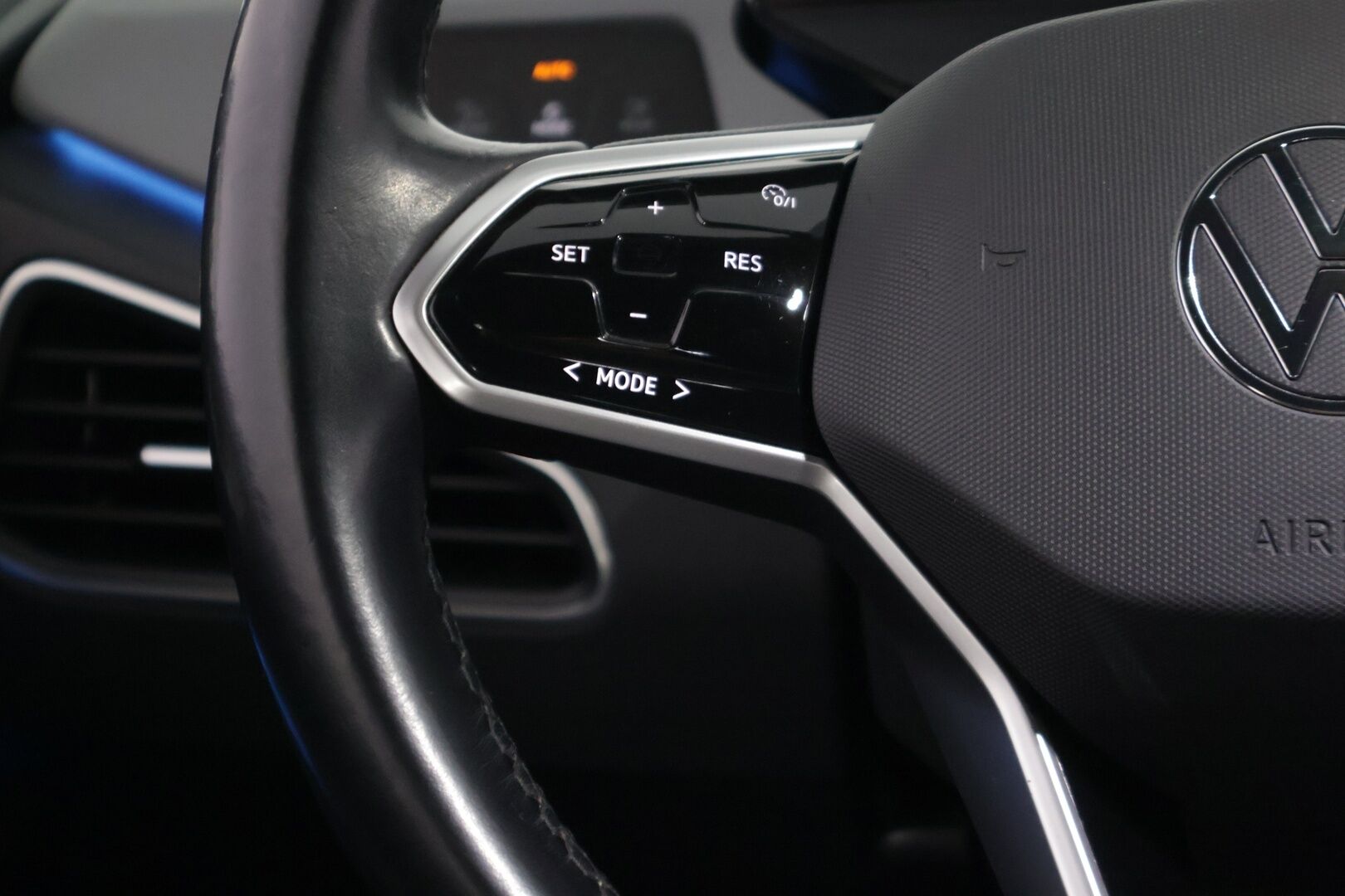Volkswagen ID.3 2021 Pro Performance Business 150 kW, akku 58 kWh - Lämpöpumppu | P.kamera | Adapt.vakkari | Navigointi | Matrix LED | 2x renkaat vanteilla | SoH 91,7%