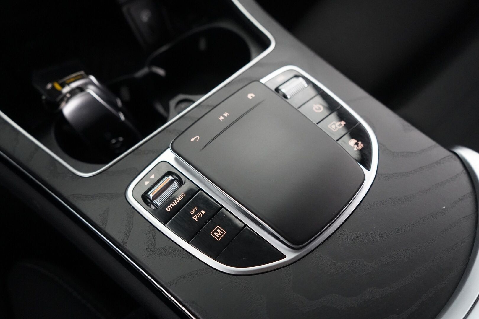 Mercedes-Benz GLC 2021 300 e 4MATIC A Business EQ Power - DTR+Q | Multibeam | MBUX | Kamera | Vetokoukku | Kahdet Mersun vanteet | Akku kuntotarkastettu | Puhdas Carvertical | Viimeisin huolto 9 / 26