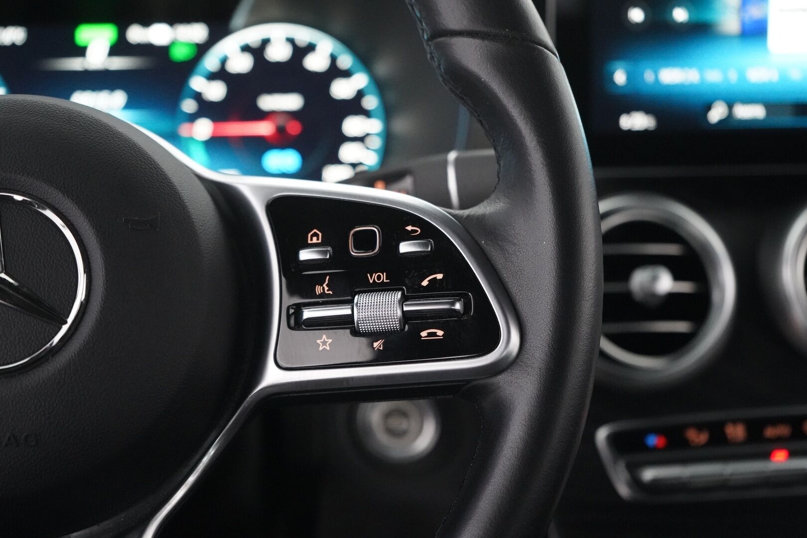 Mercedes-Benz GLC 2021 300 e 4MATIC A Business EQ Power - DTR+Q | Multibeam | MBUX | Kamera | Vetokoukku | Kahdet Mersun vanteet | Akku kuntotarkastettu | Puhdas Carvertical | Viimeisin huolto 9 / 26