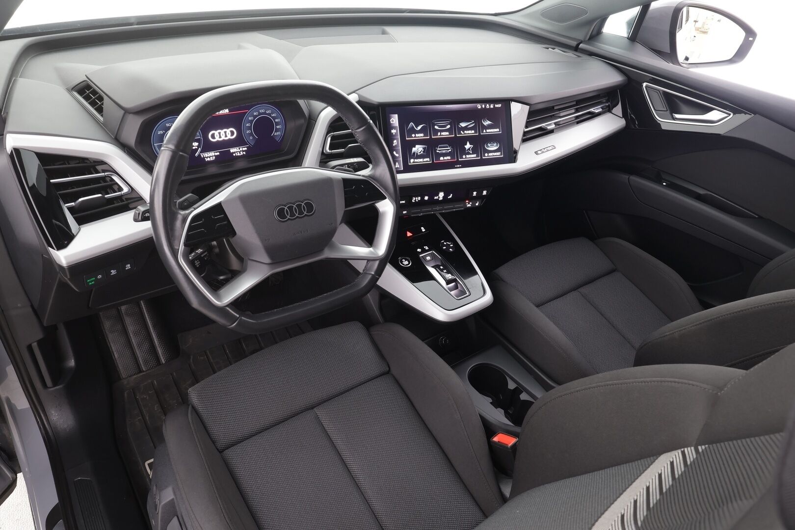 Audi Q4 e-tron 2022 50 e-tron quattro - | ACC | ILP  | Koukku | Matrix-LED | P.Kamera | Sporttipenkit | Keyless | Apple&Android | Kahdet Renkaat | Koti & Kauppalaturi |