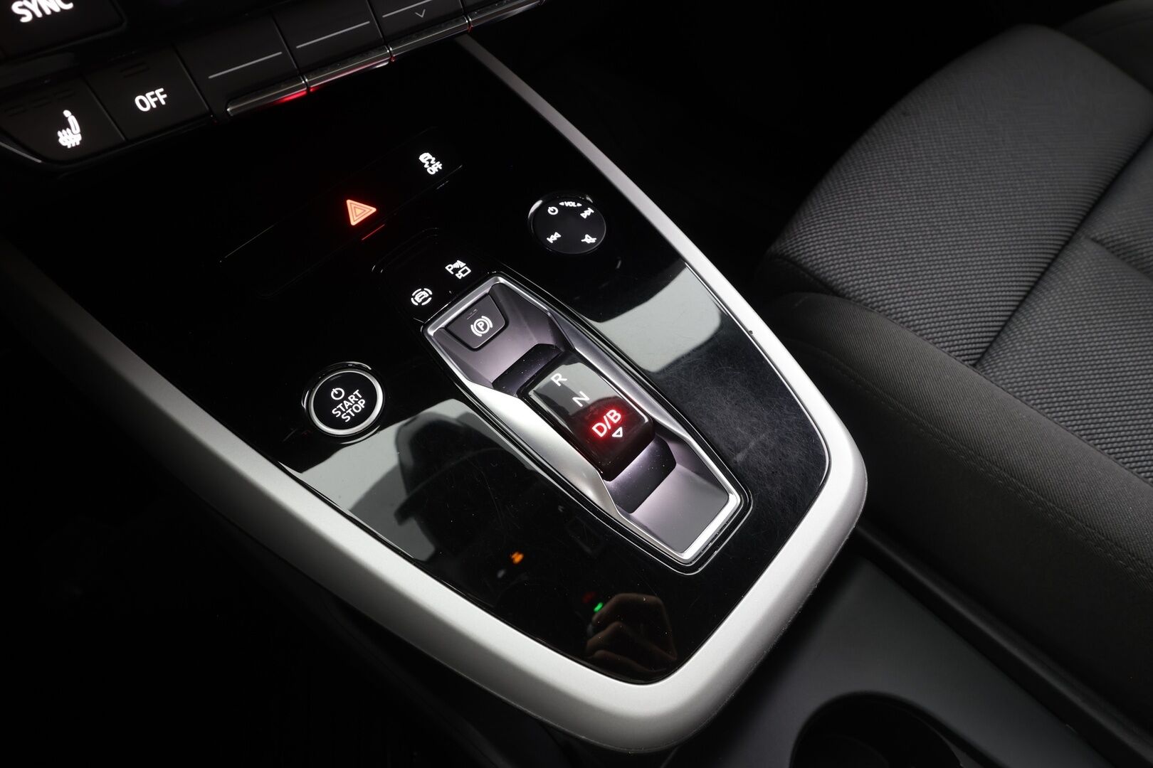 Audi Q4 e-tron 2022 50 e-tron quattro - | ACC | ILP  | Koukku | Matrix-LED | P.Kamera | Sporttipenkit | Keyless | Apple&Android | Kahdet Renkaat | Koti & Kauppalaturi |