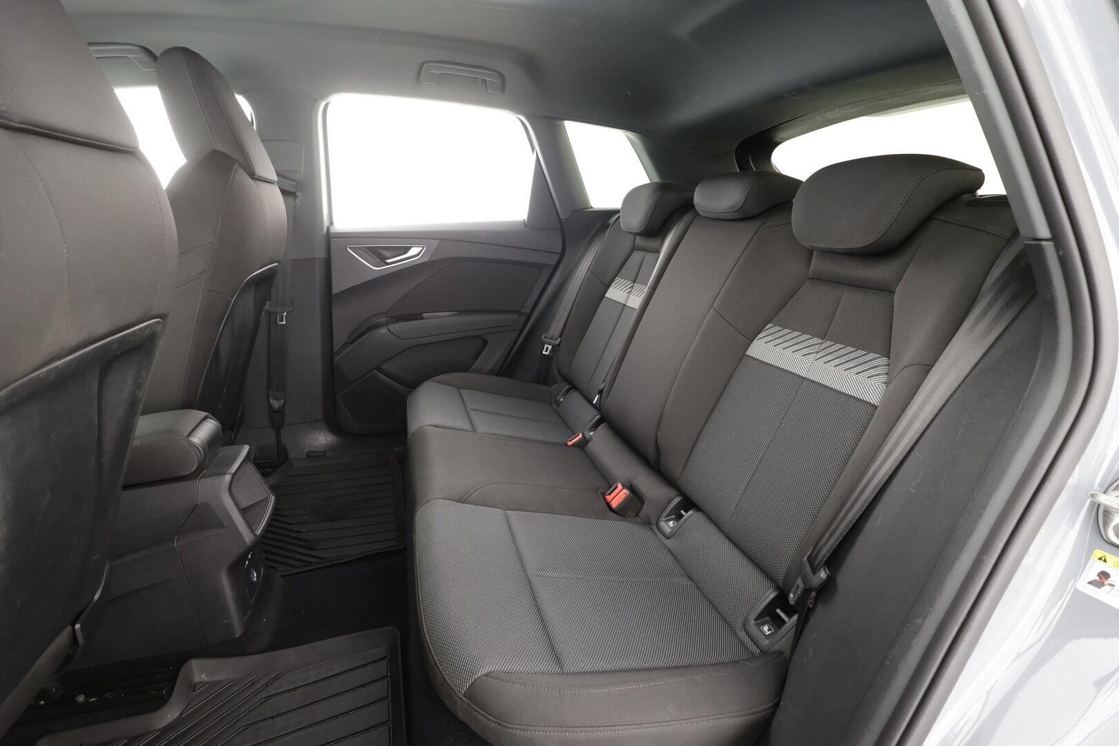 Audi Q4 e-tron 2022 50 e-tron quattro - | ACC | ILP  | Koukku | Matrix-LED | P.Kamera | Sporttipenkit | Keyless | Apple&Android | Kahdet Renkaat | Koti & Kauppalaturi |