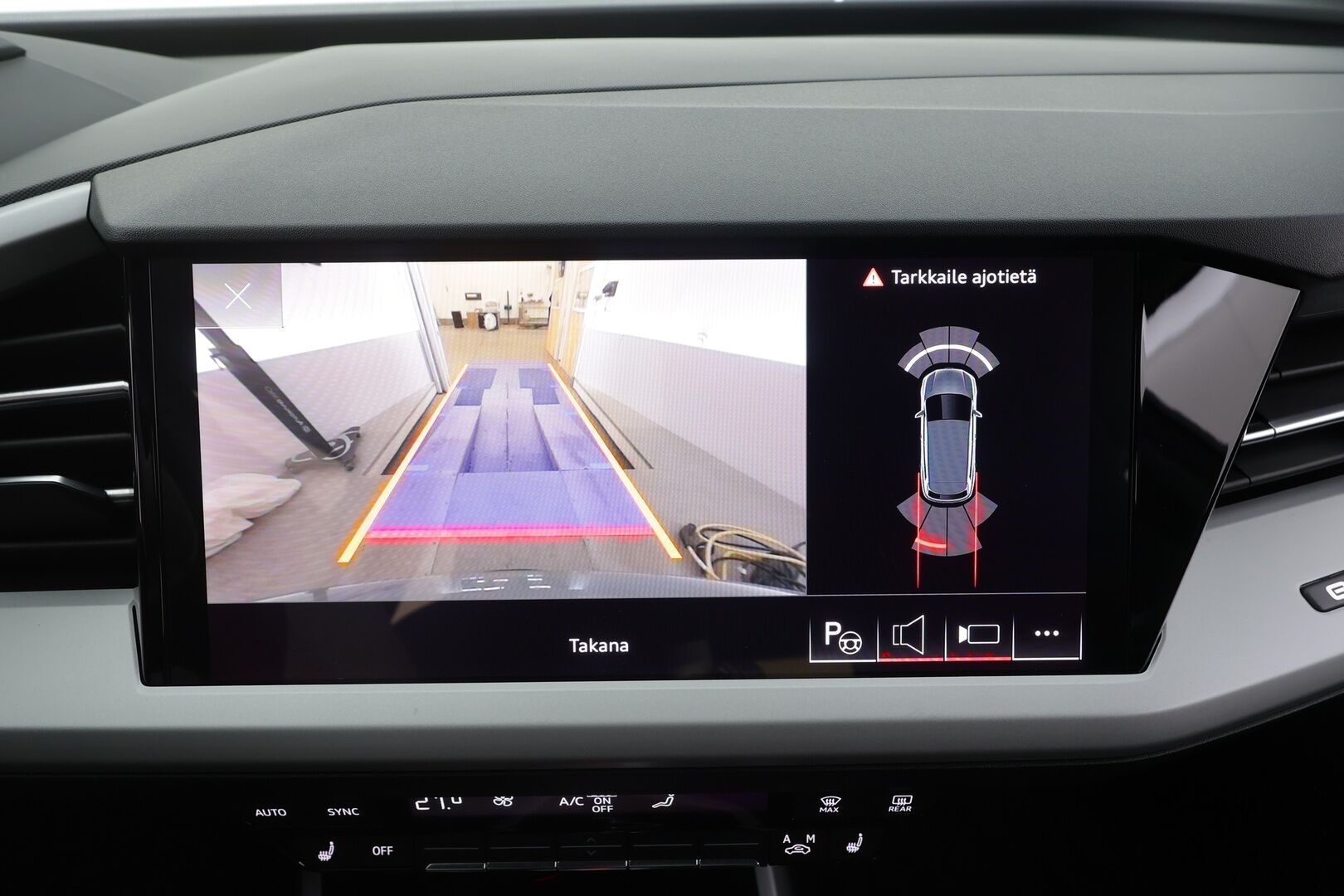 Audi Q4 e-tron 2022 50 e-tron quattro - | ACC | ILP  | Koukku | Matrix-LED | P.Kamera | Sporttipenkit | Keyless | Apple&Android | Kahdet Renkaat | Koti & Kauppalaturi |