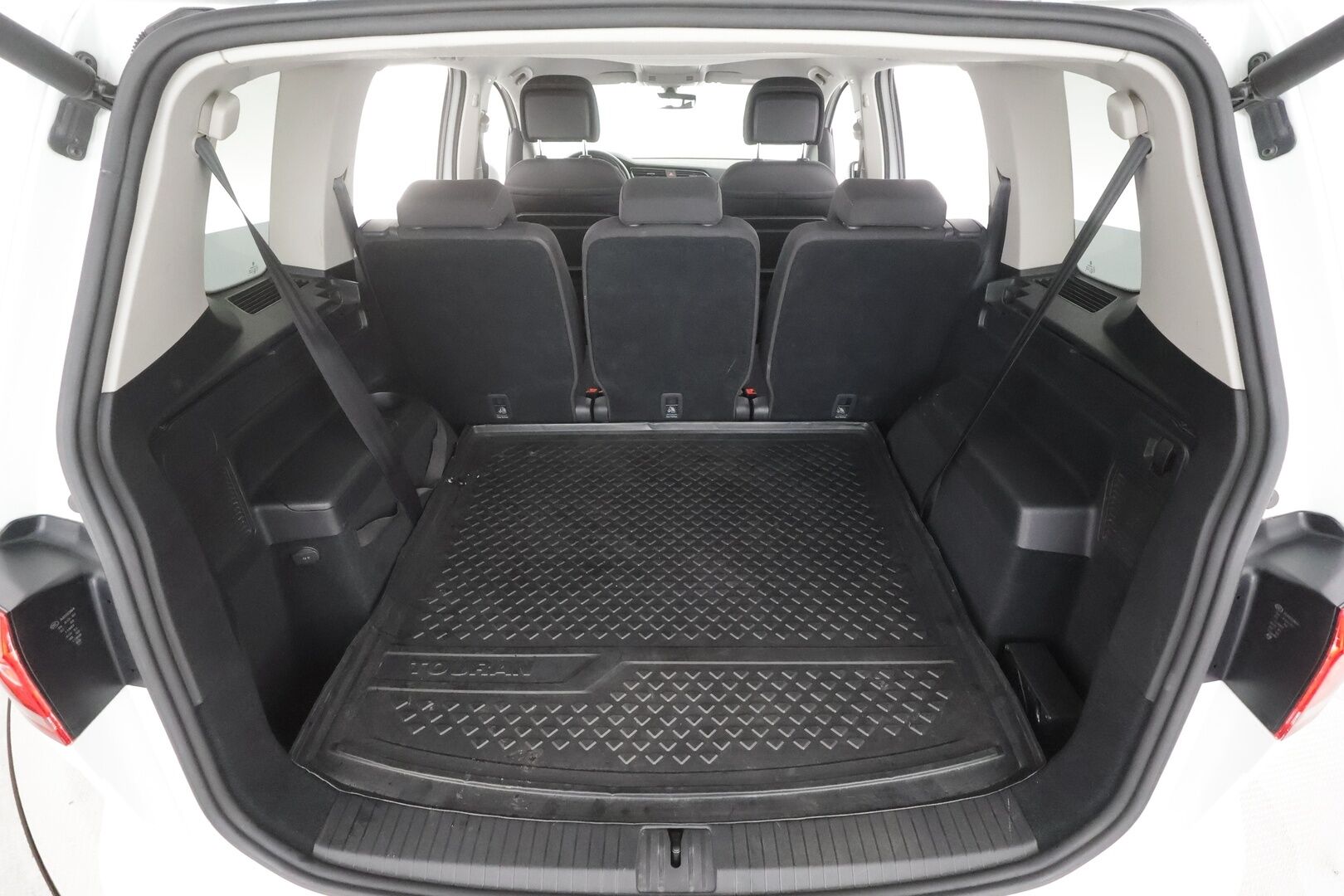 Volkswagen Touran 2018 R-Line 1,4 TSI 110 kW (150 hv) DSG-automaatti 7.P - | ACC | Koukku | Webasto | P.tutkat | LED | Apple&Android | Kahdet Renkaat |