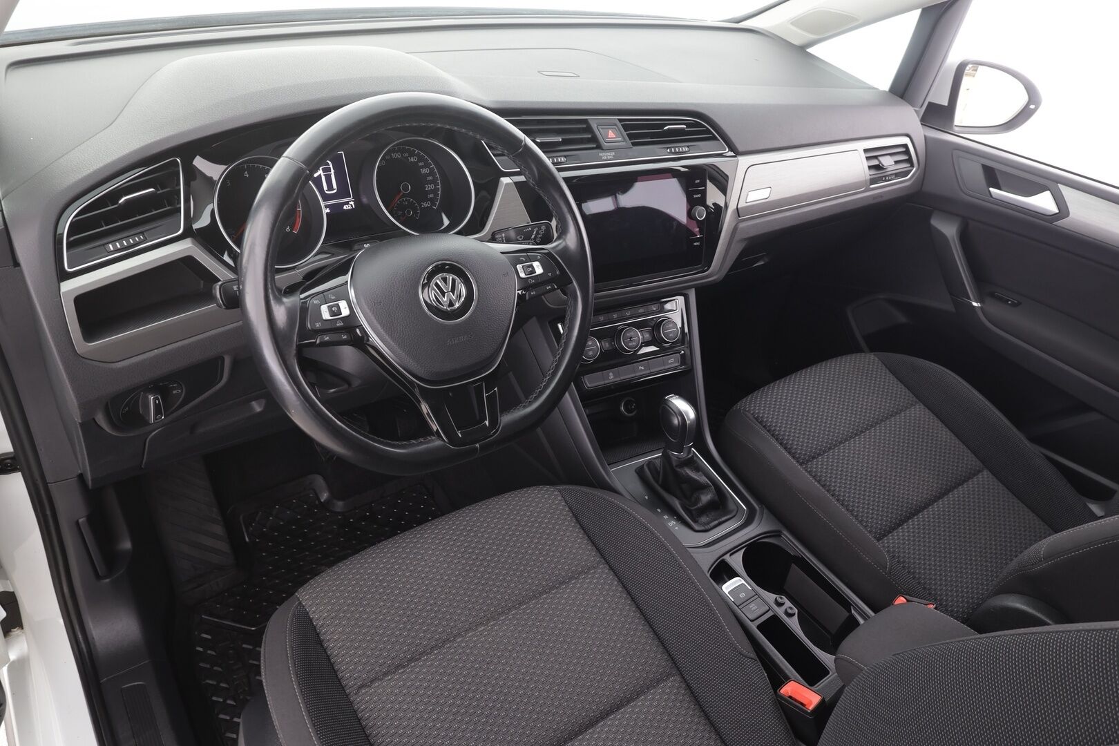 Volkswagen Touran 2018 R-Line 1,4 TSI 110 kW (150 hv) DSG-automaatti 7.P - | ACC | Koukku | Webasto | P.tutkat | LED | Apple&Android | Kahdet Renkaat |