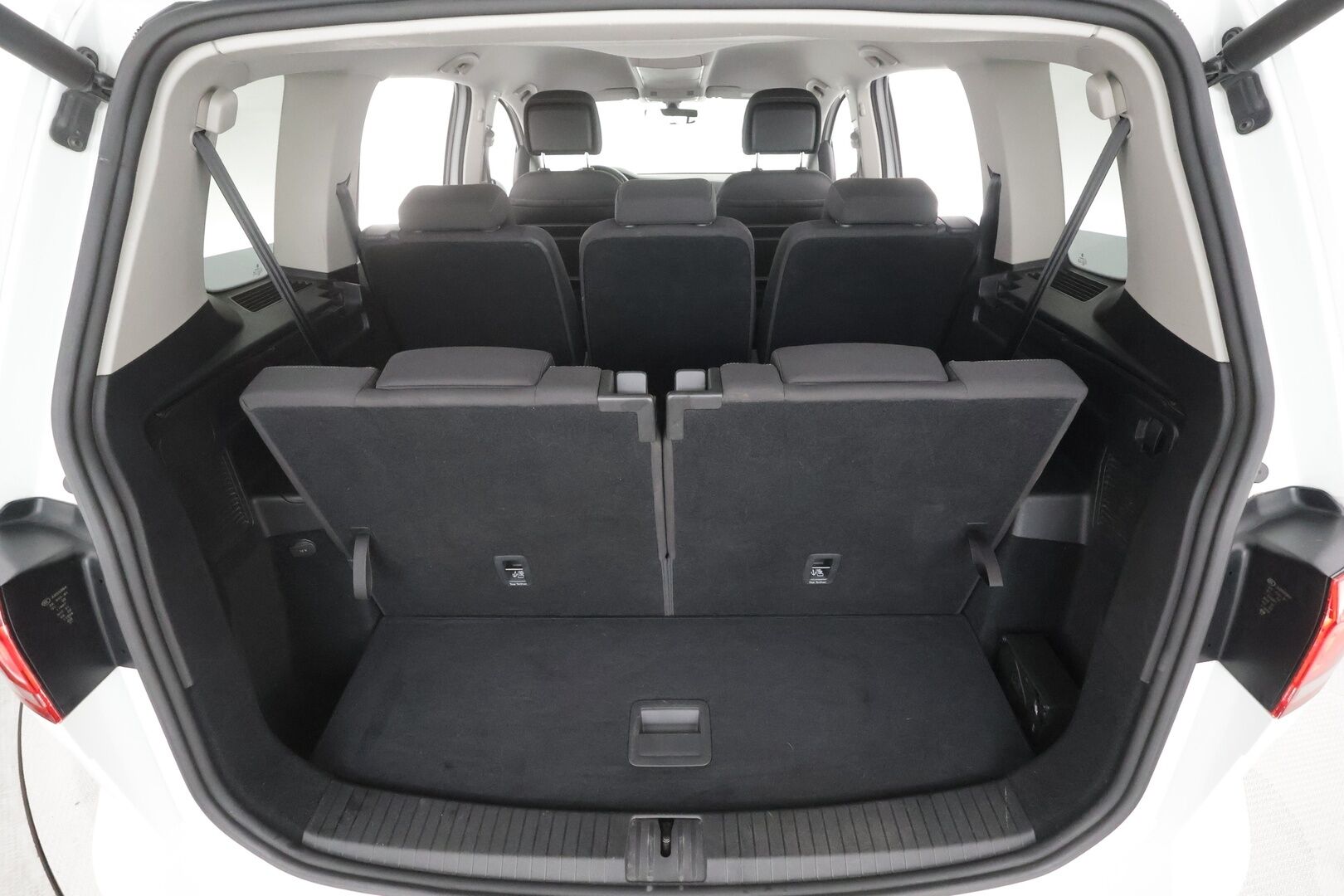 Volkswagen Touran 2018 R-Line 1,4 TSI 110 kW (150 hv) DSG-automaatti 7.P - | ACC | Koukku | Webasto | P.tutkat | LED | Apple&Android | Kahdet Renkaat |