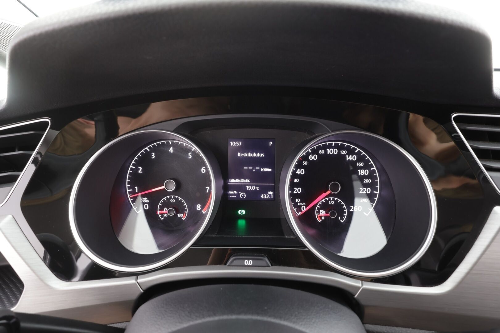 Volkswagen Touran 2018 R-Line 1,4 TSI 110 kW (150 hv) DSG-automaatti 7.P - | ACC | Koukku | Webasto | P.tutkat | LED | Apple&Android | Kahdet Renkaat |