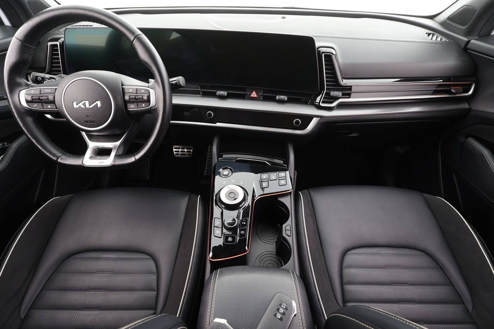 Kia Sportage 2022 1,6 T-GDI AWD Plug-in Hybrid GT-Line AT 265hv * ACC / 360° / H&K / Muisitpenkki / LED / Navi / Ilmastoidut penkit / Koukku * - 1.Om Suomi-auto / Kahdet renkaat aluvanteilla / Huippuvarusteet - HULLUT BLACKWEEK JATKOT - KORKOTARJOUS 2,49%