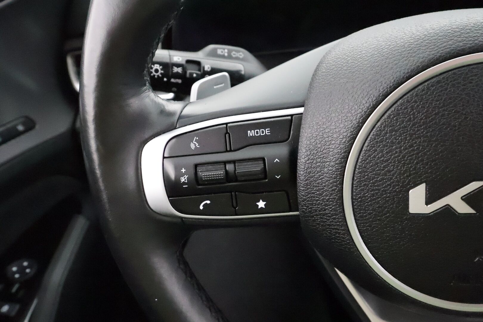 Kia Sportage 2022 1,6 T-GDI AWD Plug-in Hybrid GT-Line AT 265hv * ACC / 360° / H&K / Muisitpenkki / LED / Navi / Ilmastoidut penkit / Koukku * - 1.Om Suomi-auto / Kahdet renkaat aluvanteilla / Huippuvarusteet - HULLUT BLACKWEEK JATKOT - KORKOTARJOUS 2,49%