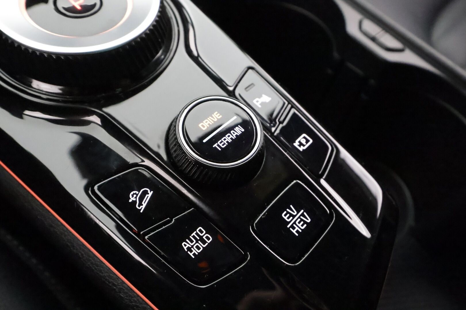 Kia Sportage 2022 1,6 T-GDI AWD Plug-in Hybrid GT-Line AT 265hv * ACC / 360° / H&K / Muisitpenkki / LED / Navi / Ilmastoidut penkit / Koukku * - 1.Om Suomi-auto / Kahdet renkaat aluvanteilla / Huippuvarusteet - HULLUT BLACKWEEK JATKOT - KORKOTARJOUS 2,49%