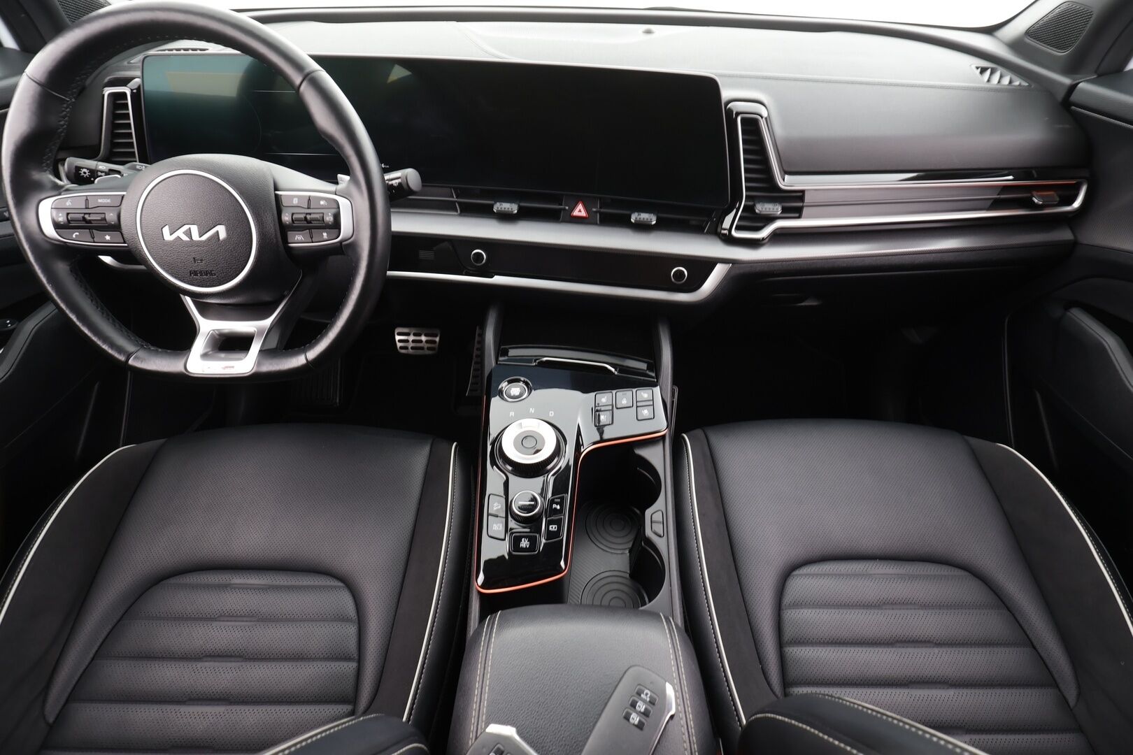 Kia Sportage 2022 1,6 T-GDI AWD Plug-in Hybrid GT-Line AT 265hv * ACC / 360° / H&K / Muisitpenkki / LED / Navi / Ilmastoidut penkit / Koukku * - 1.Om Suomi-auto / Kahdet renkaat aluvanteilla / Huippuvarusteet - HULLUT BLACKWEEK JATKOT - KORKOTARJOUS 2,49%