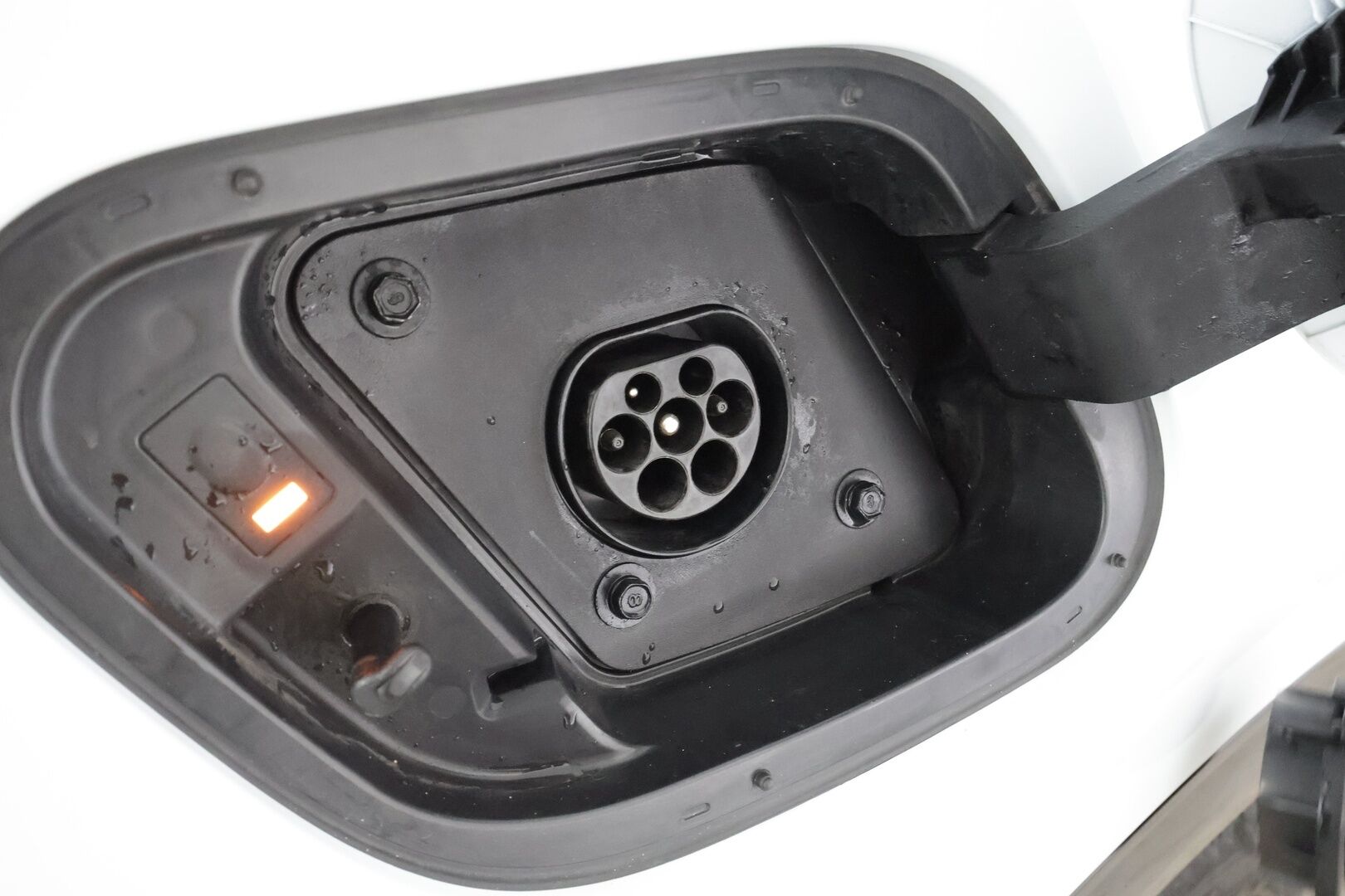 Kia Sportage 2022 1,6 T-GDI AWD Plug-in Hybrid GT-Line AT 265hv * ACC / 360° / H&K / Muisitpenkki / LED / Navi / Ilmastoidut penkit / Koukku * - 1.Om Suomi-auto / Kahdet renkaat aluvanteilla / Huippuvarusteet - HULLUT BLACKWEEK JATKOT - KORKOTARJOUS 2,49%