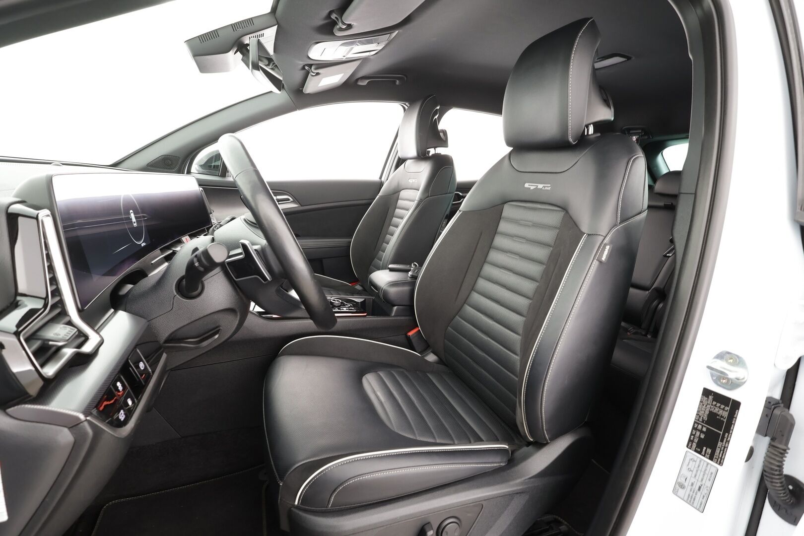 Kia Sportage 2022 1,6 T-GDI AWD Plug-in Hybrid GT-Line AT 265hv * ACC / 360° / H&K / Muisitpenkki / LED / Navi / Ilmastoidut penkit / Koukku * - 1.Om Suomi-auto / Kahdet renkaat aluvanteilla / Huippuvarusteet - HULLUT BLACKWEEK JATKOT - KORKOTARJOUS 2,49%