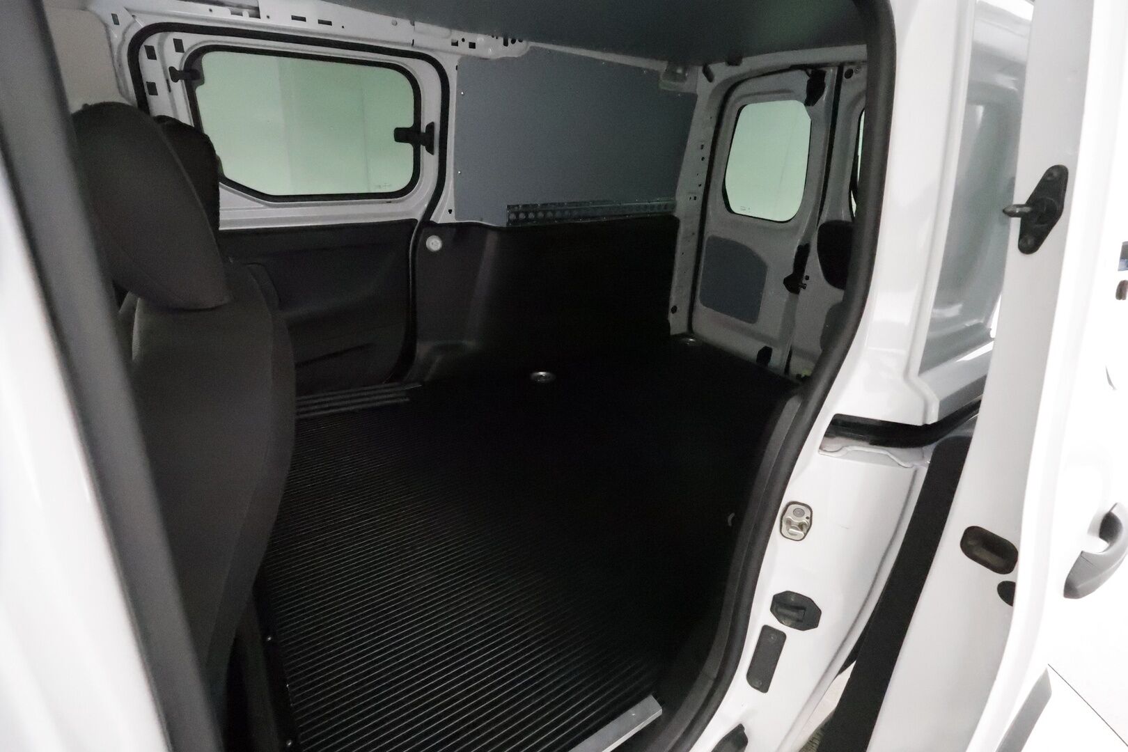Toyota Proace CITY 2023 Active L2 1,5D 130 Automaatti 5ov 2510 **1-om Suomi-auto / Webasto / P.kamera / Vakkari / Ilmastointi / Bluetooth** - Kahdet Renkaat 
