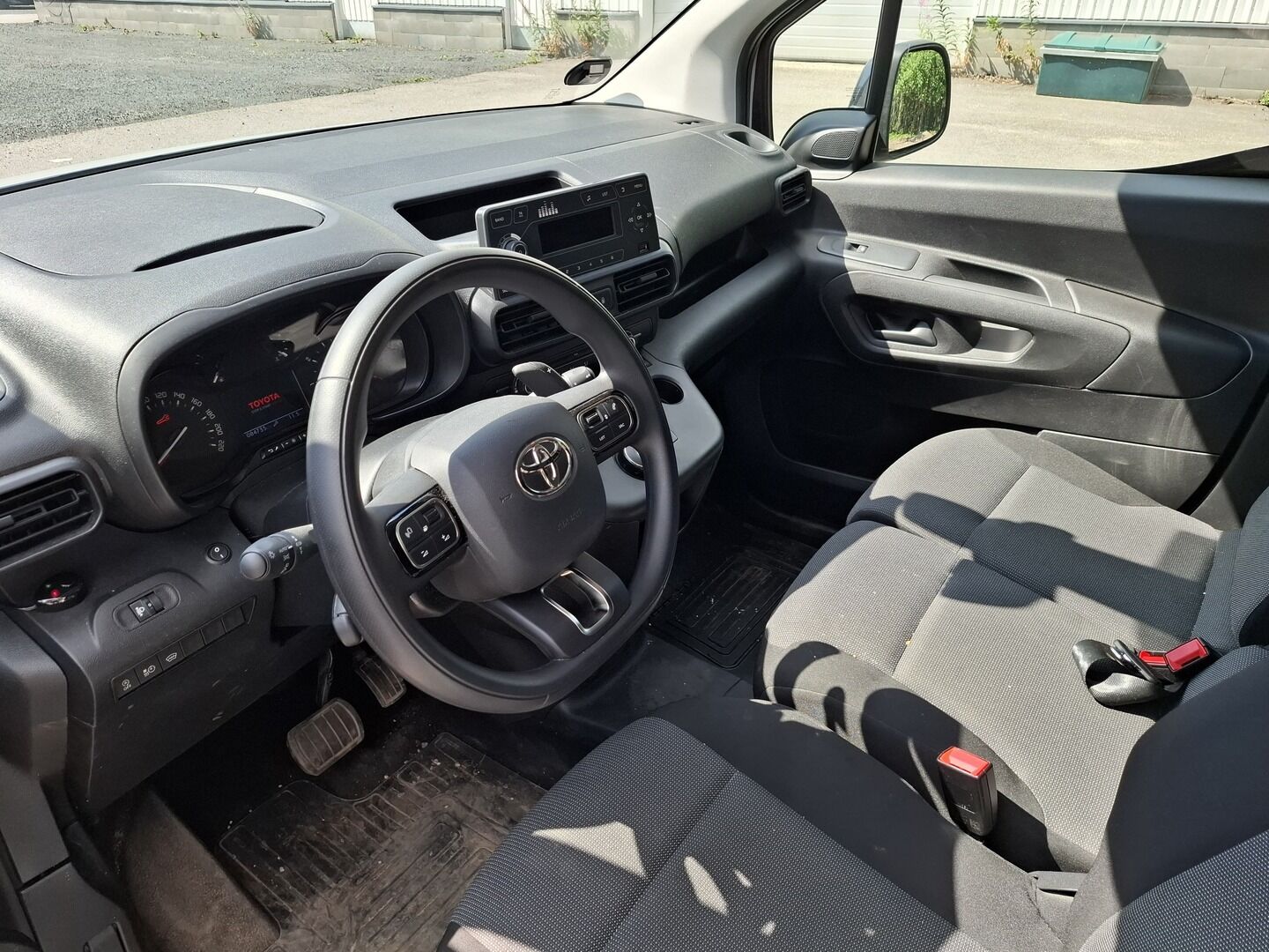 Toyota Proace CITY 2023 Active L2 1,5D 130 Automaatti 5ov 2510 *ALV / Suomi auto / Webasto / P.kamera / Vakkari / TULOSSA