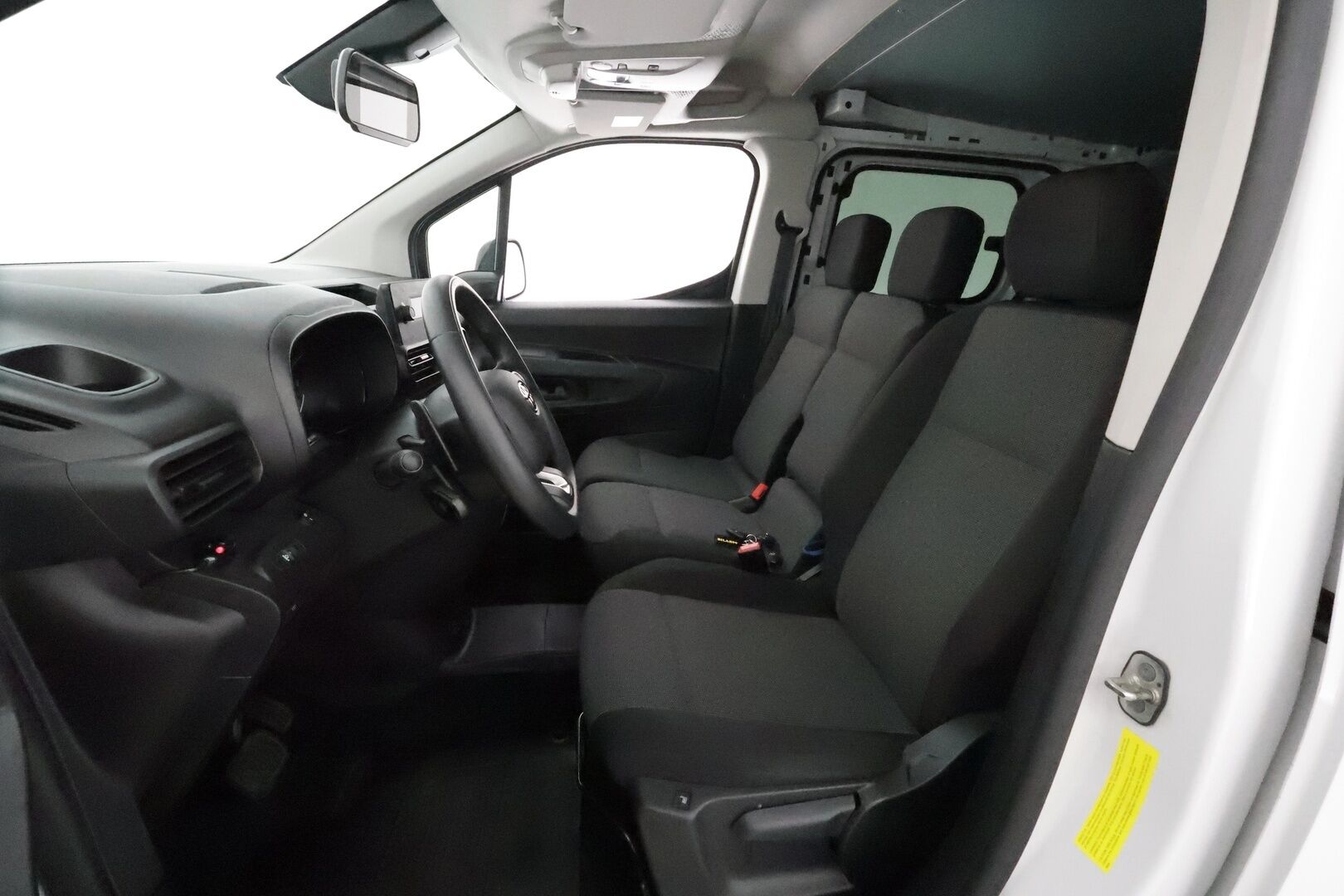 Toyota Proace CITY 2023 Active L2 1,5D 130 Automaatti 5ov 2510 **1-om Suomi-auto / Webasto / P.kamera / Vakkari / Ilmastointi / Bluetooth** - Kahdet Renkaat 
