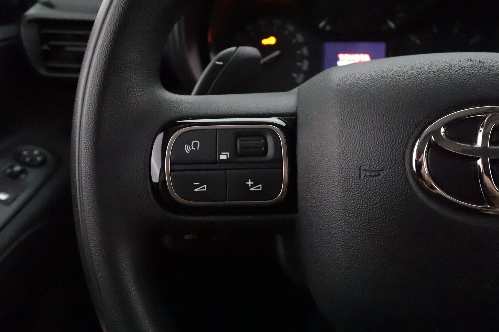 Toyota Proace CITY 2023 Active L2 1,5D 130 Automaatti 5ov 2510 **1-om Suomi-auto / Webasto / P.kamera / Vakkari / Ilmastointi / Bluetooth** - Kahdet Renkaat 