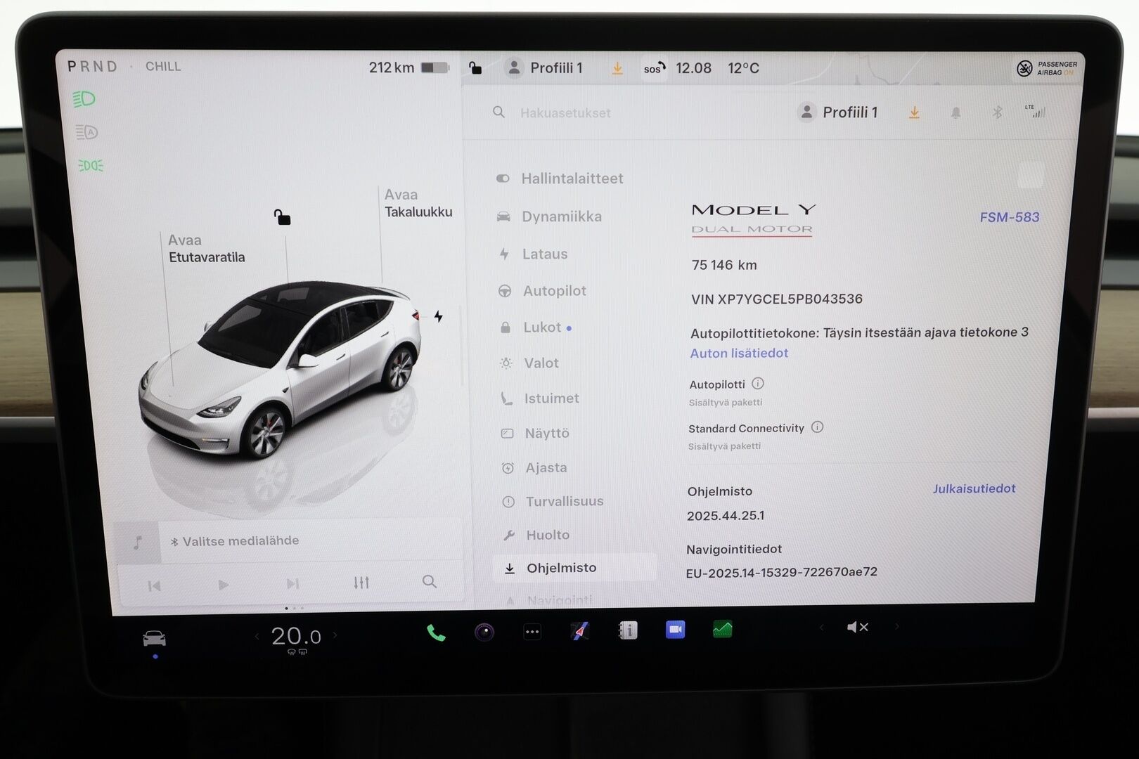 Tesla Model Y 2023 Performance * Suomi-auto / Lasikatto / Premium Audio / P.kamera / Koukku / Nahat / ILP / Matrix LED * - Kahdet renkaat aluvanteilla - HULLUT JOULUT KORKOTARJOUS 2,49% 