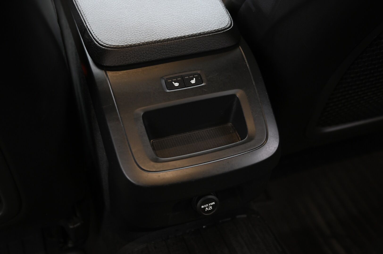 Volvo V90 Cross Country 2019 D4 AWD Plus aut **ACC / Koukku / Navi / Kessy** - *Juuri saapunut / Digimittaristo / VOC / LED-Valot / 2X Renkaat*