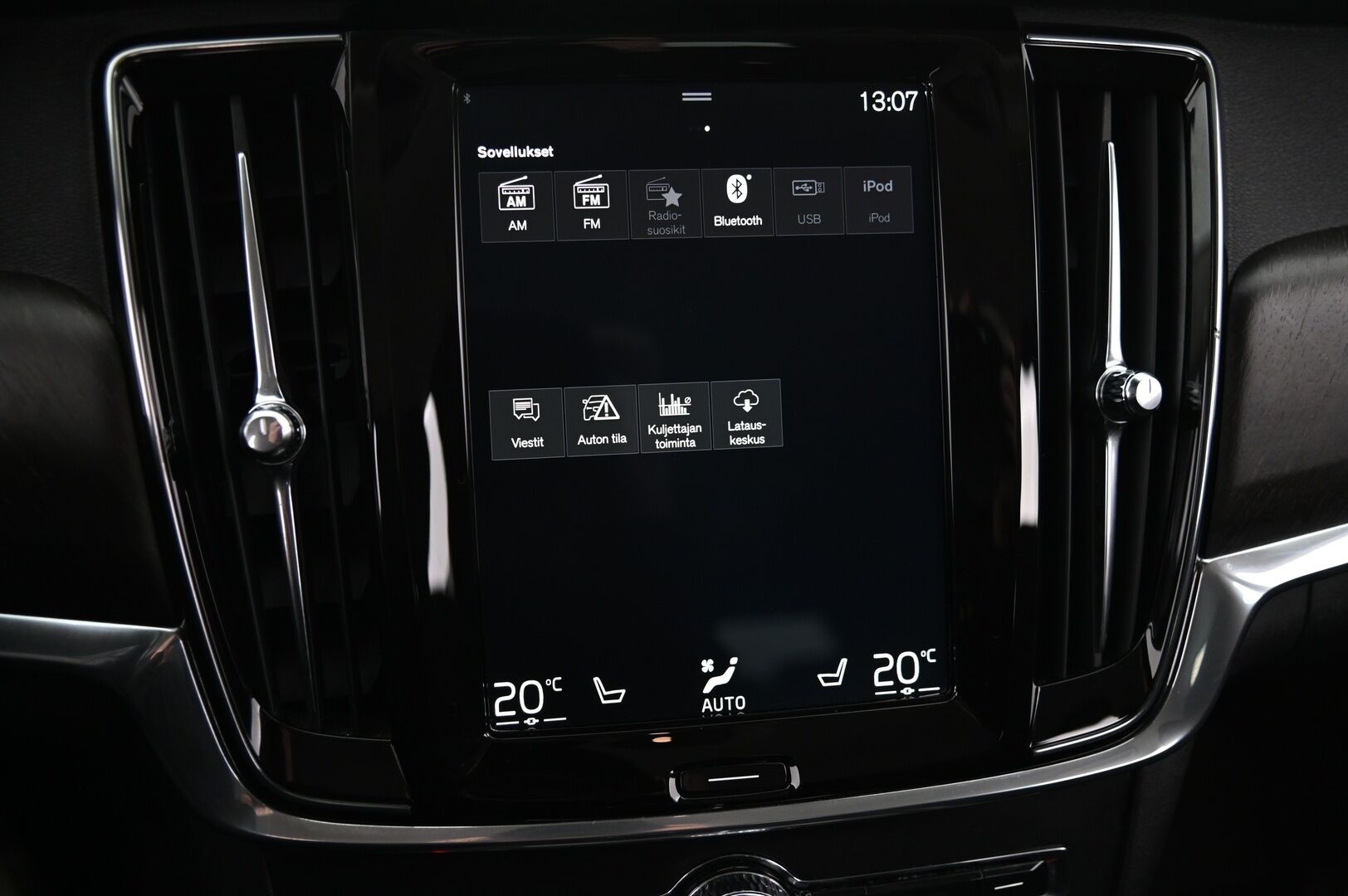 Volvo V90 Cross Country 2019 D4 AWD Plus aut **ACC / Koukku / Navi / Kessy** - *Juuri saapunut / Digimittaristo / VOC / LED-Valot / 2X Renkaat*