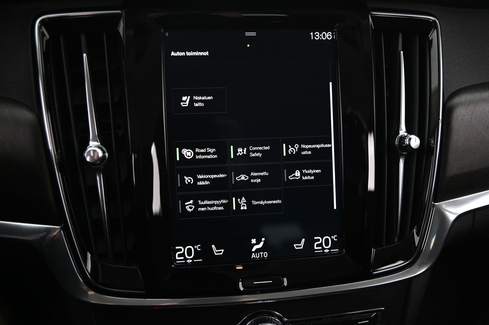 Volvo V90 Cross Country 2019 D4 AWD Plus aut **ACC / Koukku / Navi / Kessy** - *Juuri saapunut / Digimittaristo / VOC / LED-Valot / 2X Renkaat*