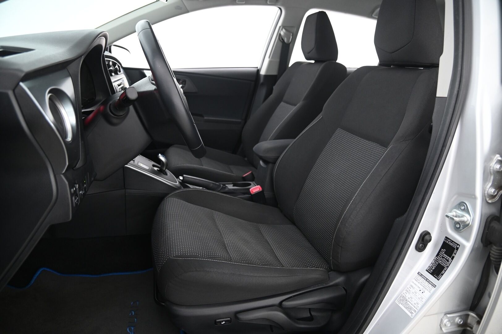 TOYOTA AURIS 2014 1,8 Hybrid Premium - / P.kamera / Vakkari / Ajettu vain 69tkm / Tämä on löytö /