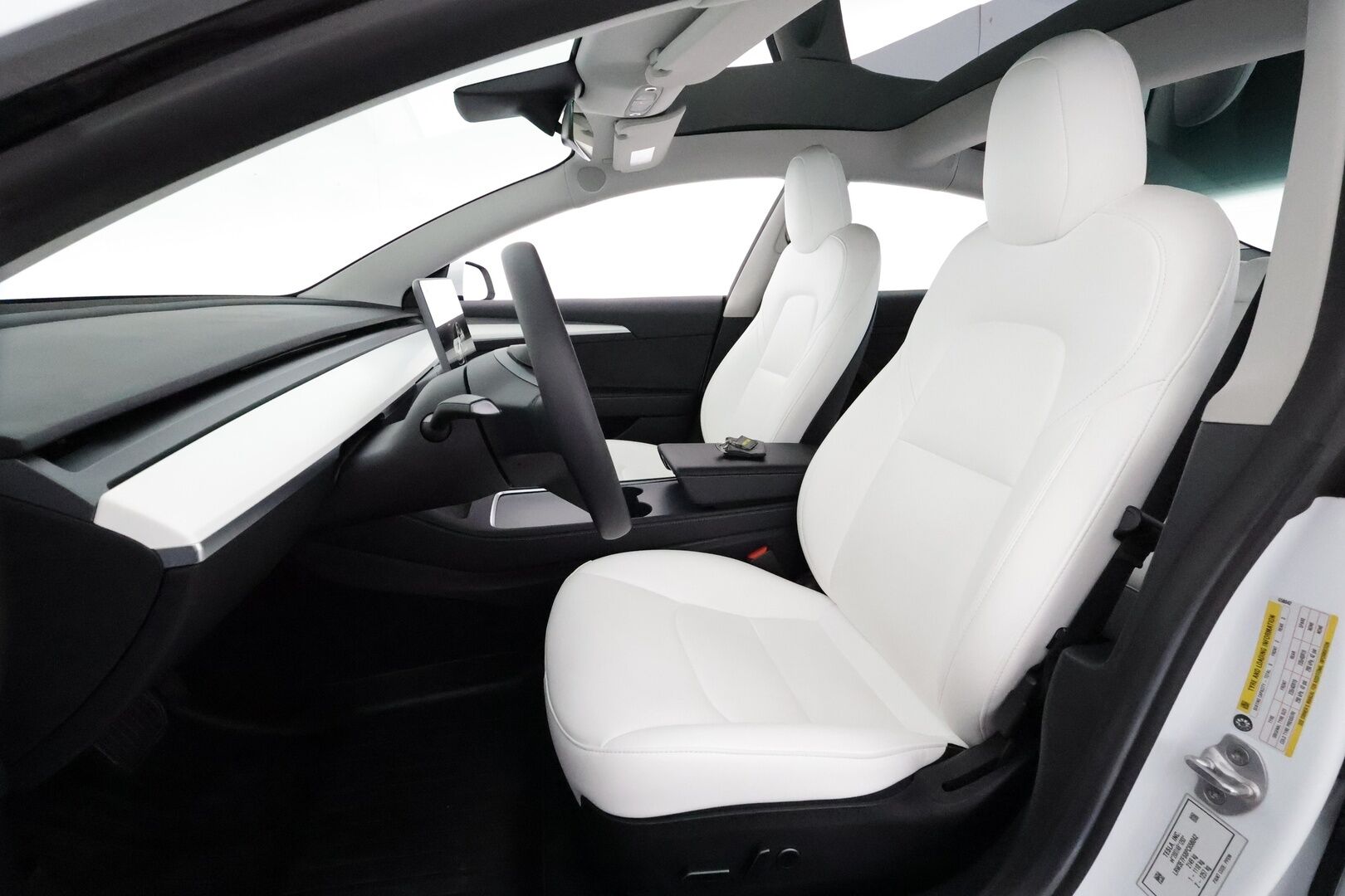 Tesla Model 3 2023 Standard Range Plus **Lasikatto / ILP / ACC / Matrix-LED / P.kamera / Muistipenkki / Navi / Kaistavahti / Keyless** - 3,99 % KORKOTARJOUS TÄHÄN AUTOON 14.9. ASTI! - 1-om Suomi-auto / 2x Latauskaapelit / Kahdet Renkaat / Akku kuntotarkastettu