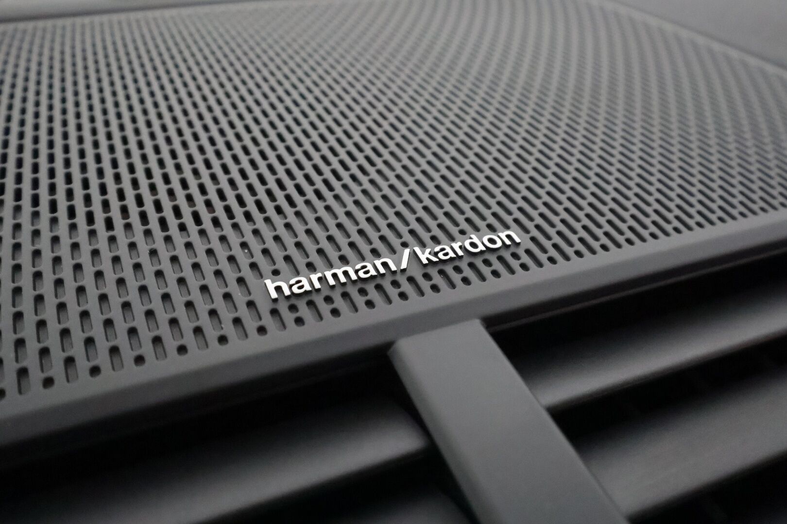 Polestar 2 2021 Launch Edition Performance, 300kW, 78kWh **ACC / Lasikatto / H&K / 360° / Muistipenkki / Koukku / Pixel LED / Navi** - 3,99 % KORKOTARJOUS TÄHÄN AUTOON 7.9. ASTI! - Merkkihuollettu