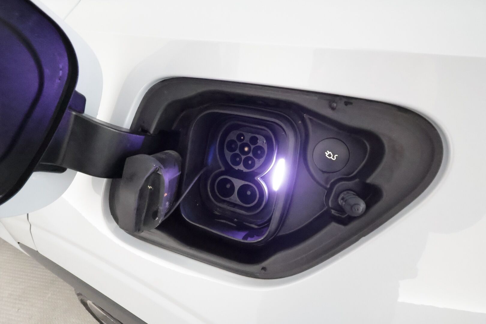 Polestar 2 2021 Launch Edition Performance, 300kW, 78kWh **ACC / Lasikatto / H&K / 360° / Muistipenkki / Koukku / Pixel LED / Navi** - 3,99 % KORKOTARJOUS TÄHÄN AUTOON 7.9. ASTI! - Merkkihuollettu