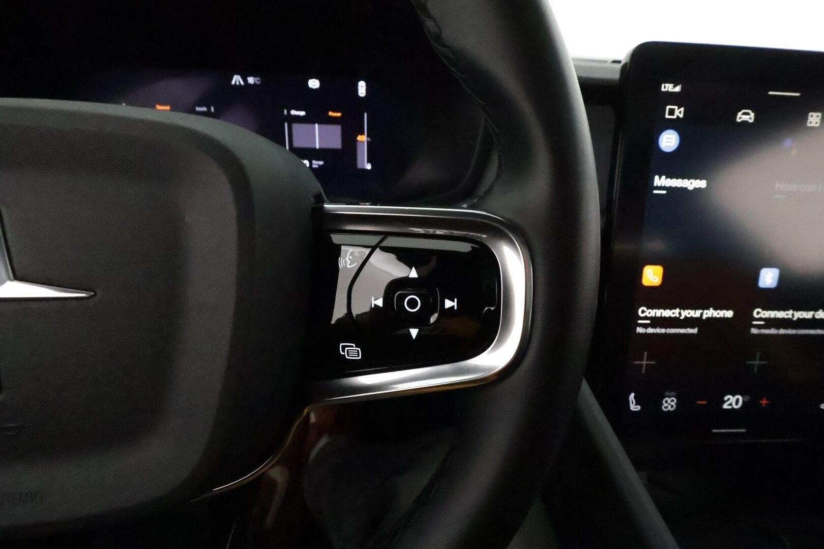 Polestar 2 2021 Launch Edition Performance, 300kW, 78kWh **ACC / Lasikatto / H&K / 360° / Muistipenkki / Koukku / Pixel LED / Navi** - 3,99 % KORKOTARJOUS TÄHÄN AUTOON 7.9. ASTI! - Merkkihuollettu
