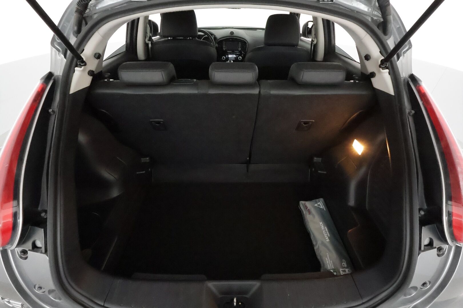 Nissan Juke 2019 1,6L110 Xtronic Acenta 2WD *Vakkari / 360° / Koukku / Navi / Puolinahat / KeylessGo*