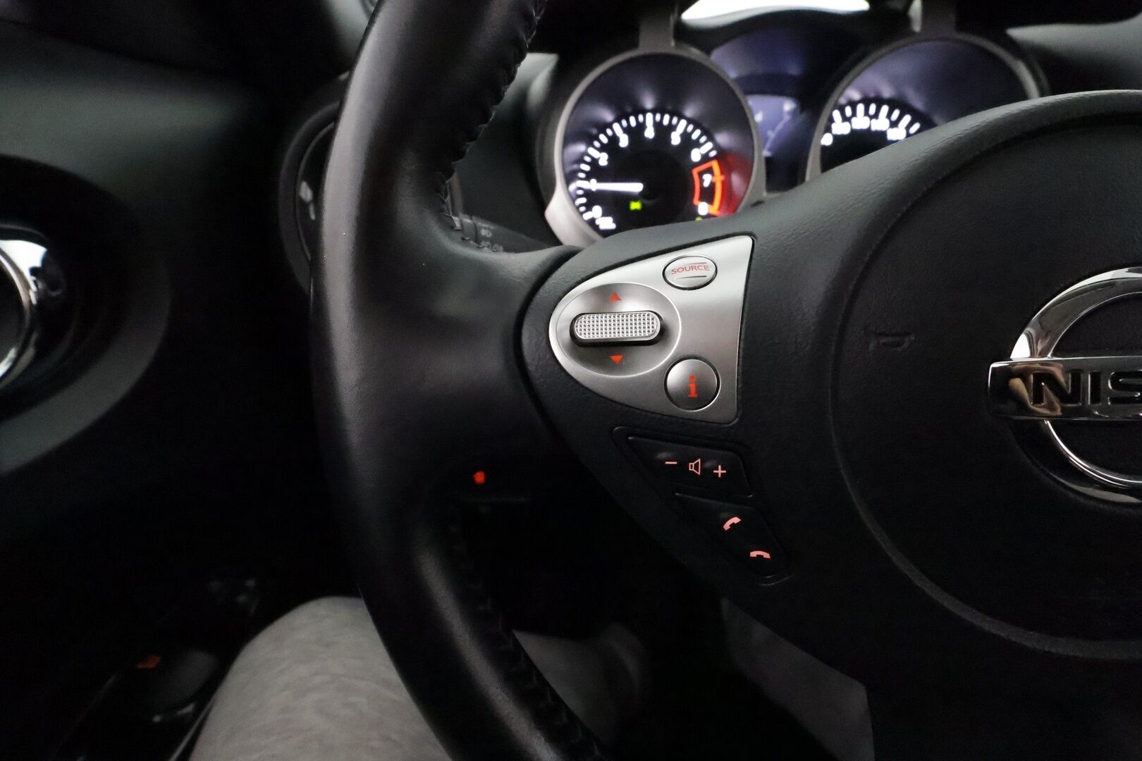 Nissan Juke 2019 1,6L110 Xtronic Acenta 2WD *Vakkari / 360° / Koukku / Navi / Puolinahat / KeylessGo*