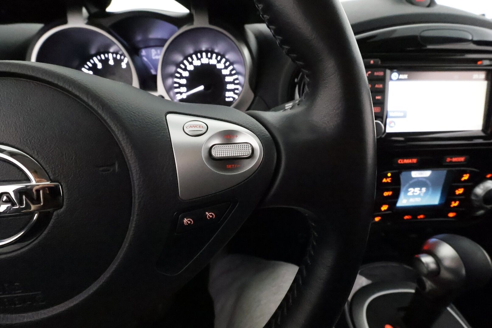 Nissan Juke 2019 1,6L110 Xtronic Acenta 2WD *Vakkari / 360° / Koukku / Navi / Puolinahat / KeylessGo*